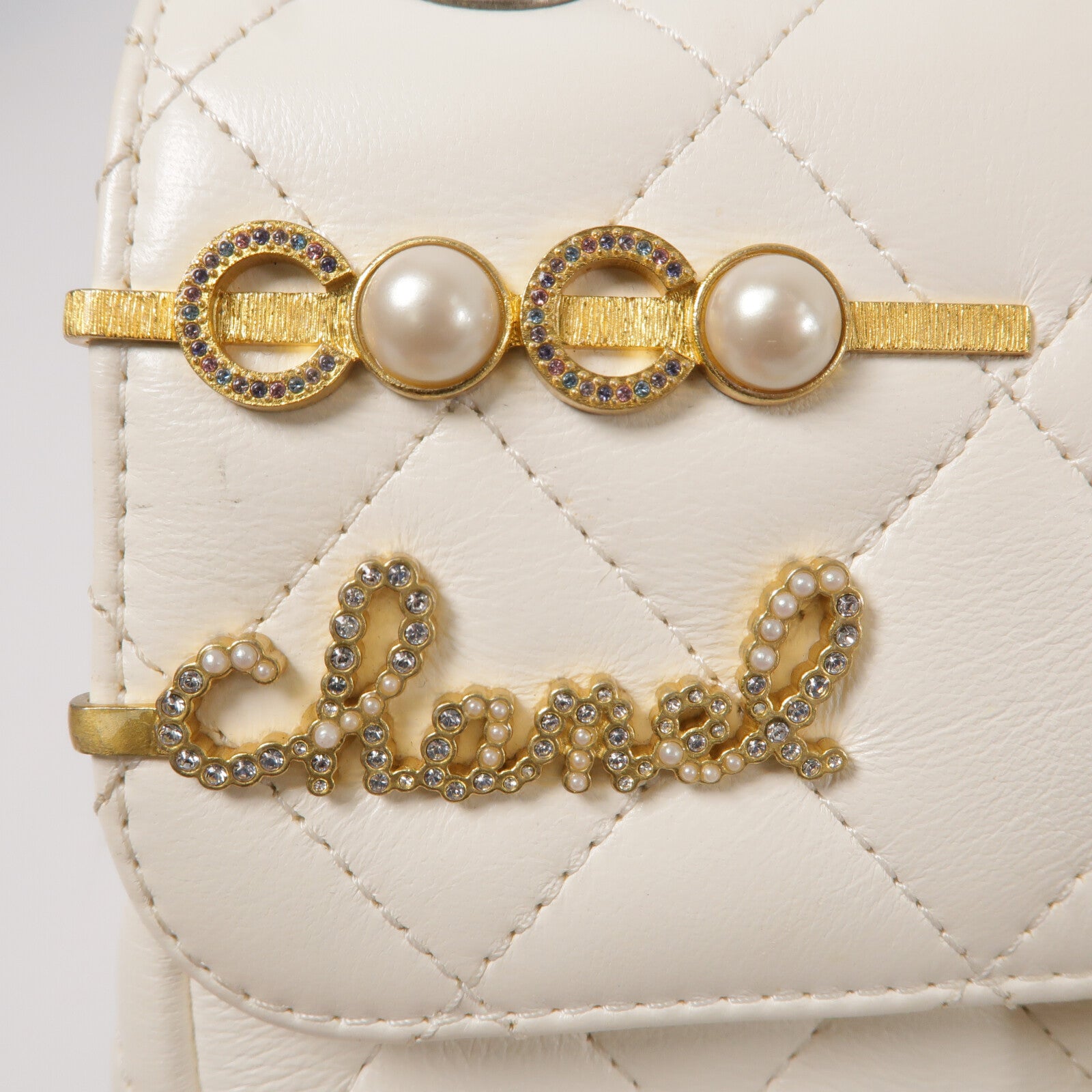 CHANEL 羊皮皮革Pearl Hairpin Badge Bag鏈帶肩背袋