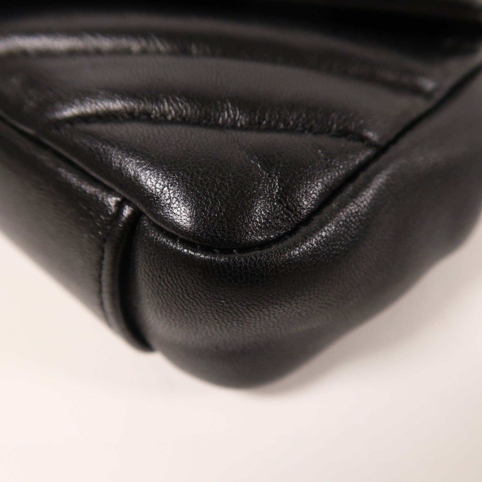 YVES SAINT LAURENT 羊皮皮革Chain Shoulder金扣鏈帶肩背袋