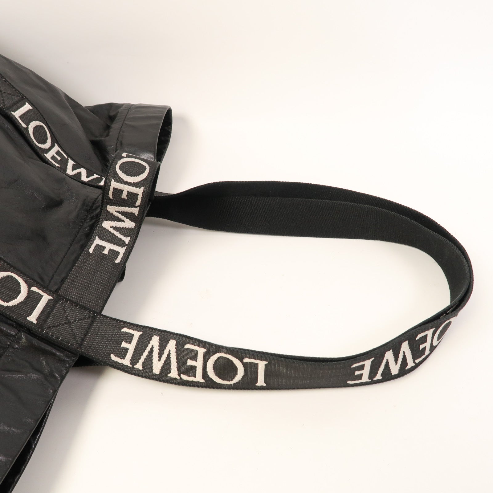 LOEWE 牛皮皮革Fold Shopper銀扣肩背袋黑色