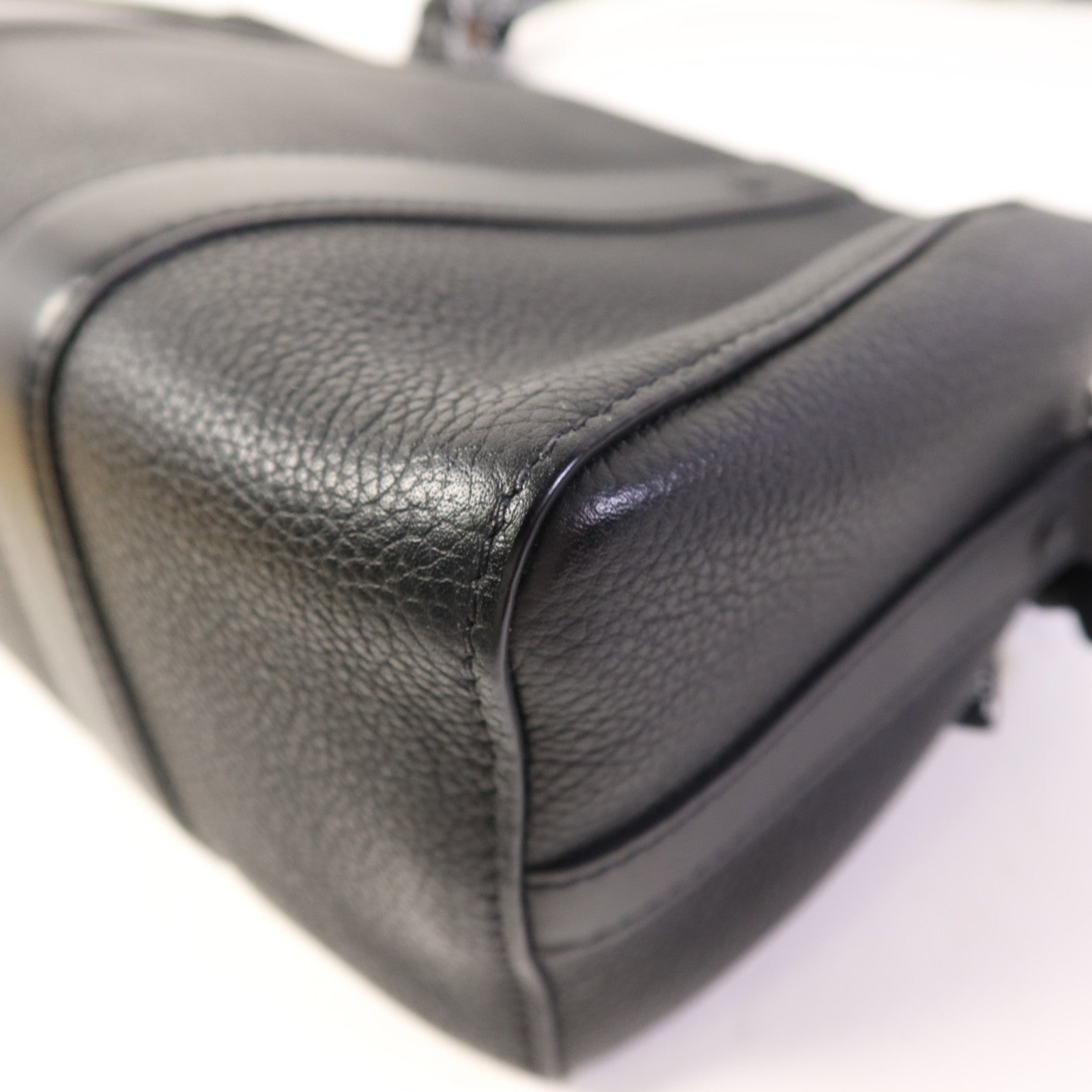 LOUIS VUITTON 牛皮皮革City Keepall 25肩背袋