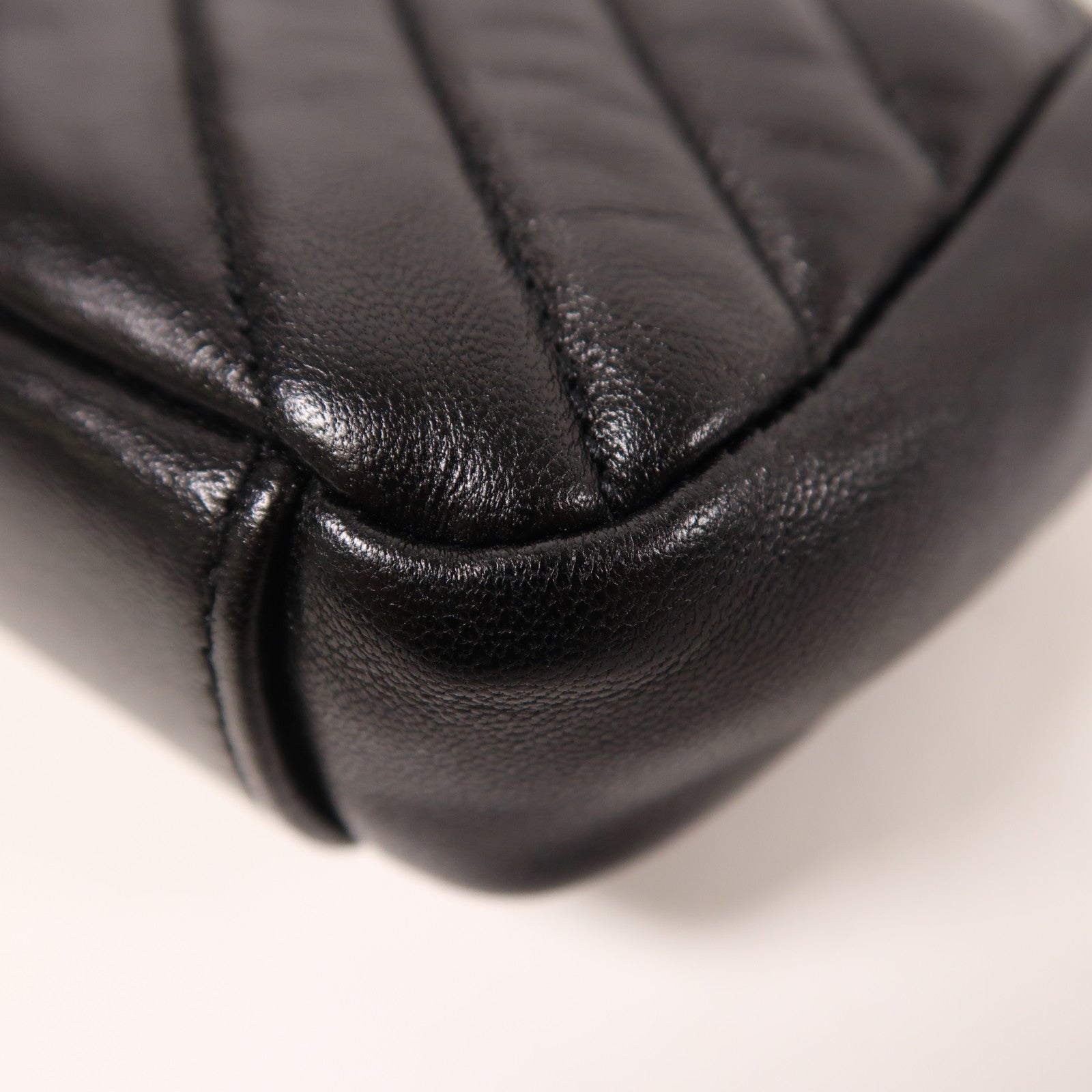 YVES SAINT LAURENT 羊皮皮革Chain Shoulder金扣鏈帶肩背袋