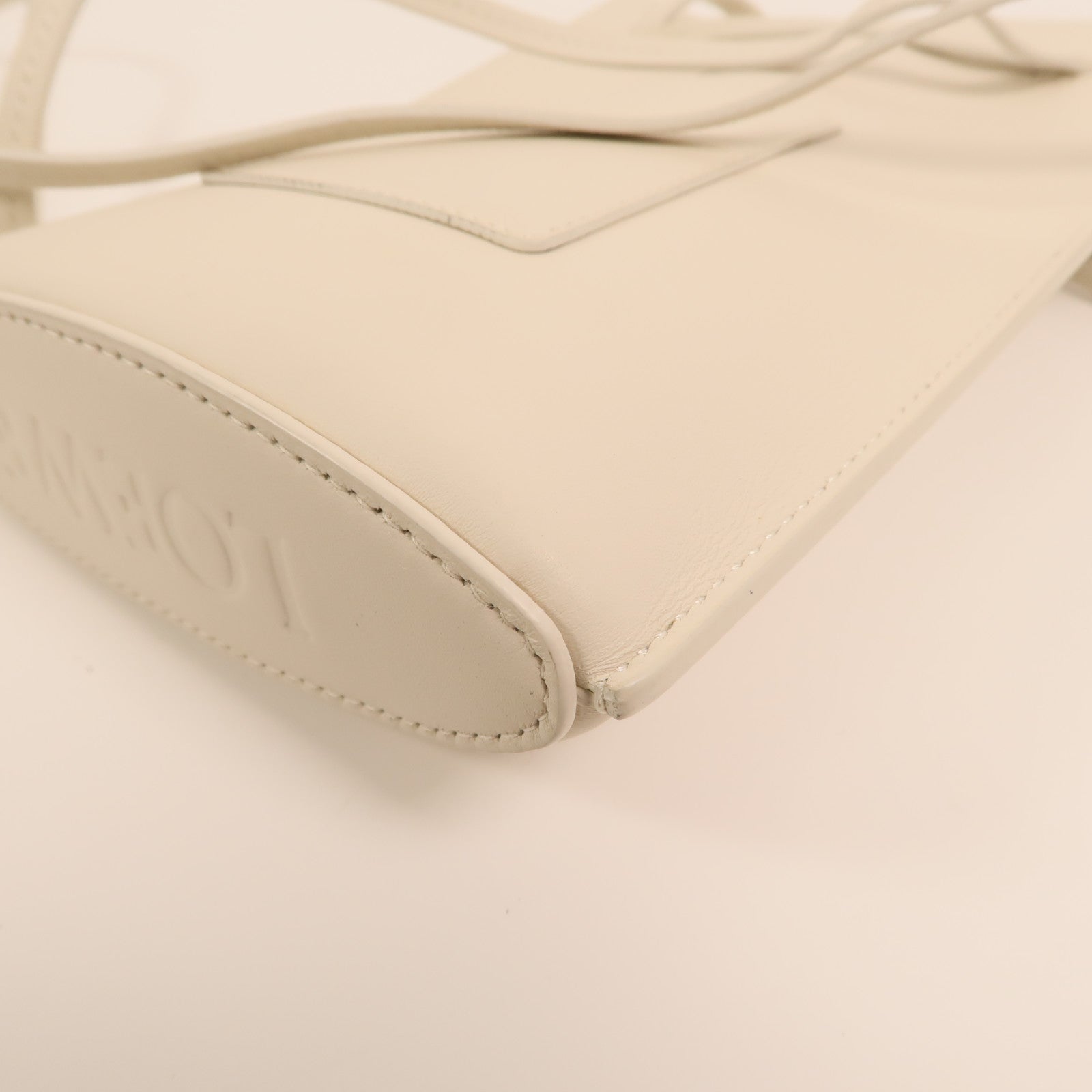 LOEWE 牛皮皮革Dice Pocket金扣肩背袋