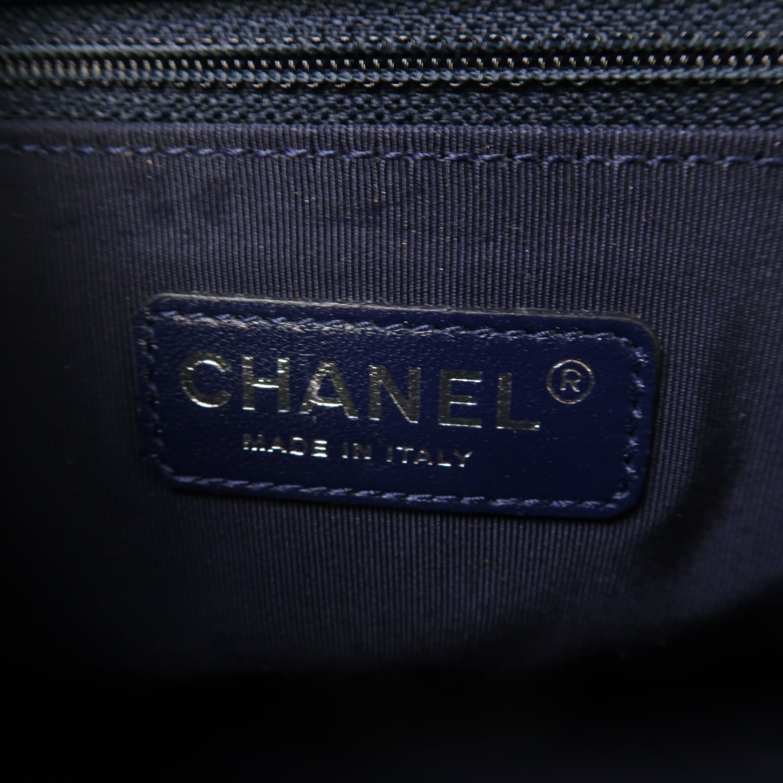 CHANEL 【激減優惠】菱格羊皮皮革Boy Chanel 28cm銀扣鏈帶肩背袋深藍色