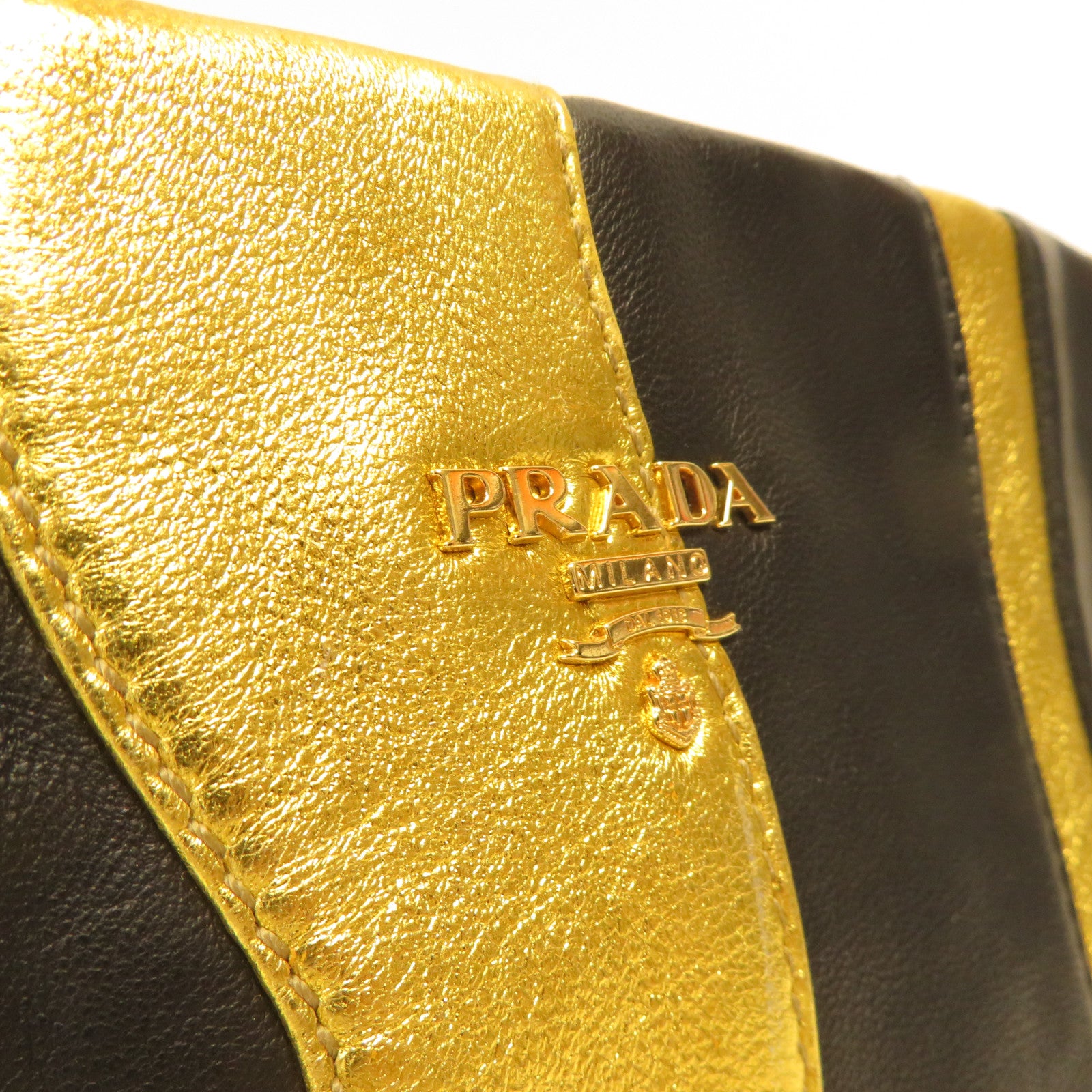 PRADA 【激減優惠】羊皮皮革Shoulder Bag金扣肩背袋黑色/金色