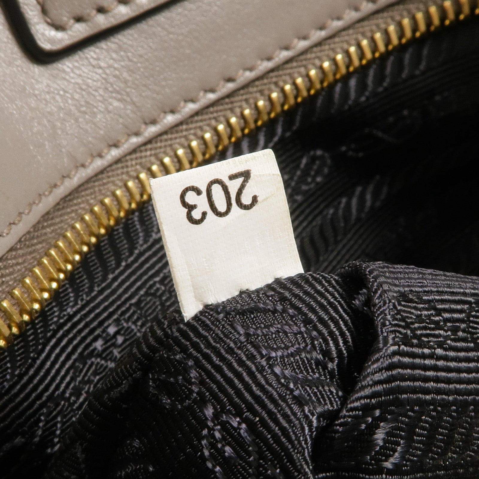 PRADA Saffiano皮革2Way Shoulder Bag金扣手挽肩背兩用袋