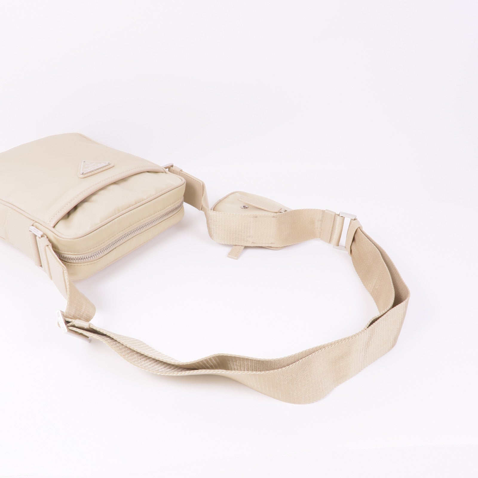 PRADA 尼龍Shoulder Bag銀扣肩背袋