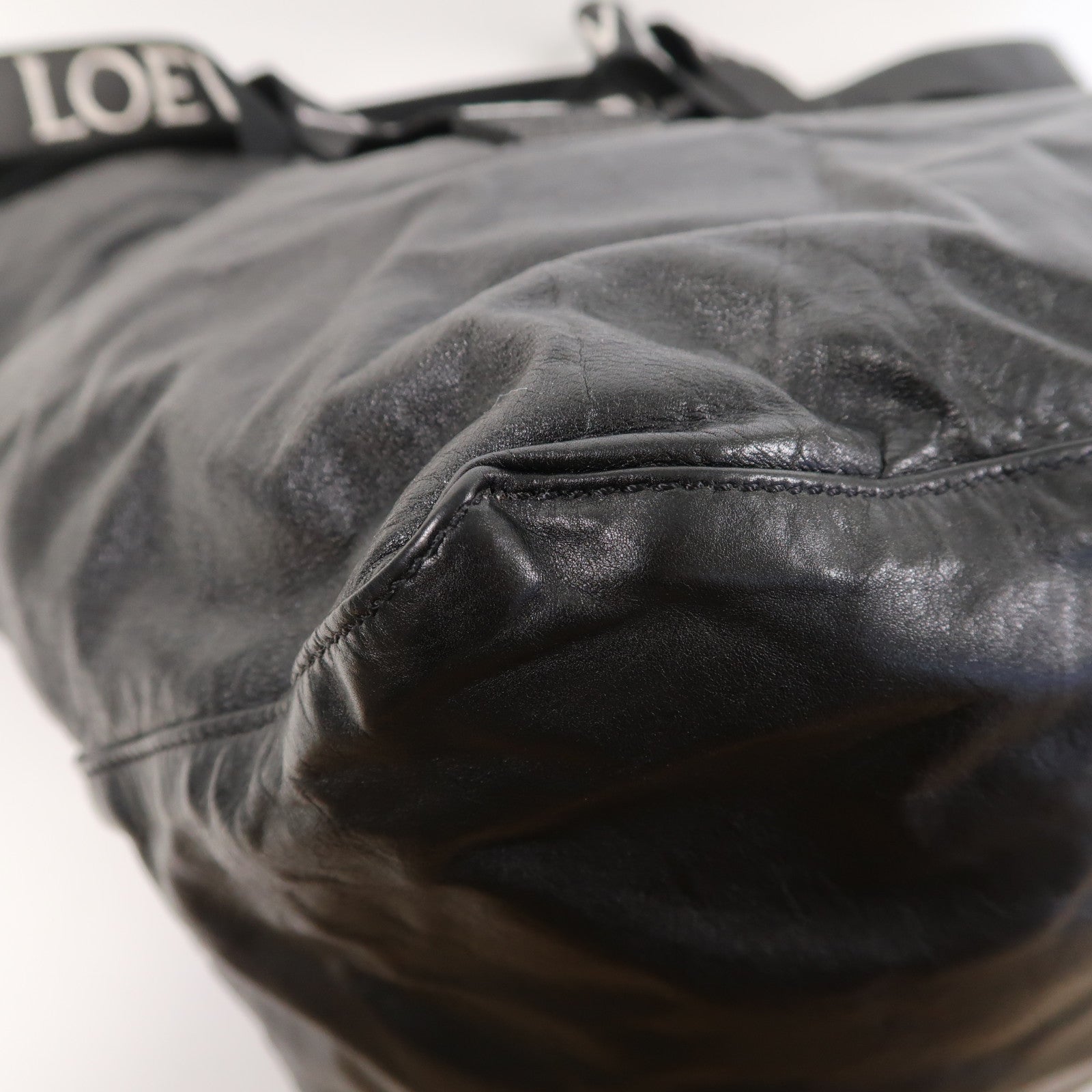 LOEWE 牛皮皮革Fold Shopper銀扣肩背袋黑色