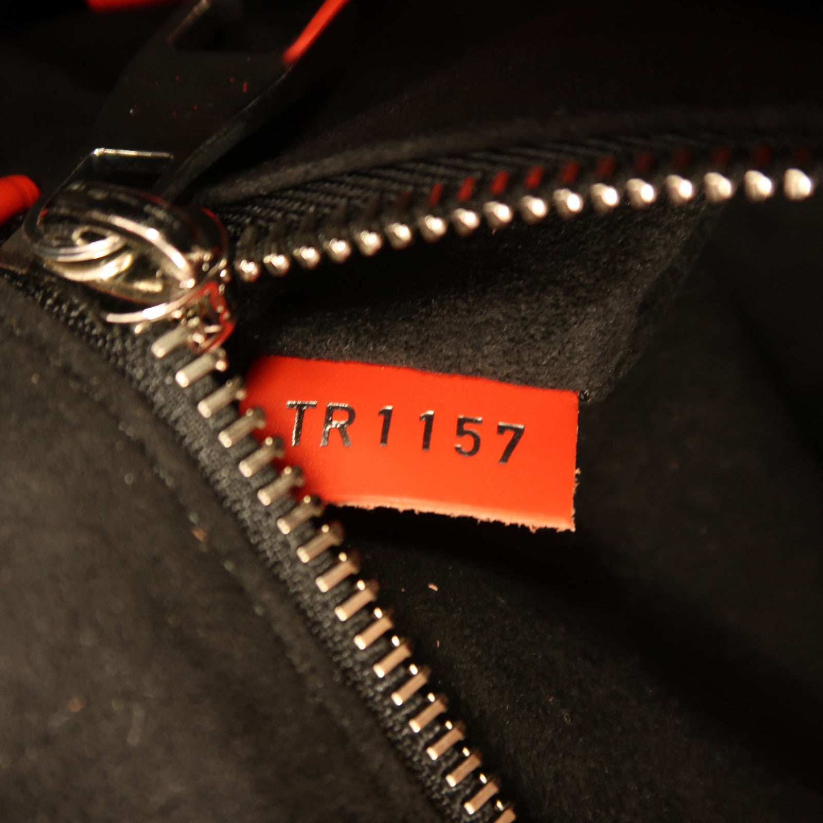 LOUIS VUITTON Epi Supreme Christopher Backpack銀扣背包