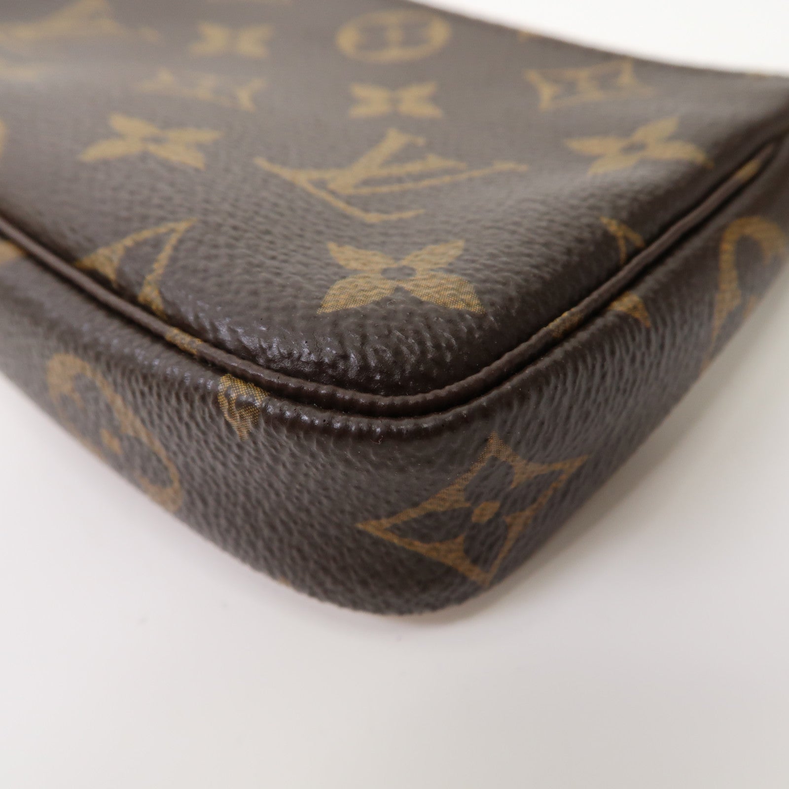 LOUIS VUITTON 【激減優惠】Monogram Mini Pochette Accessoires Chain Pouch金扣鏈帶手拿包啡色/彩色