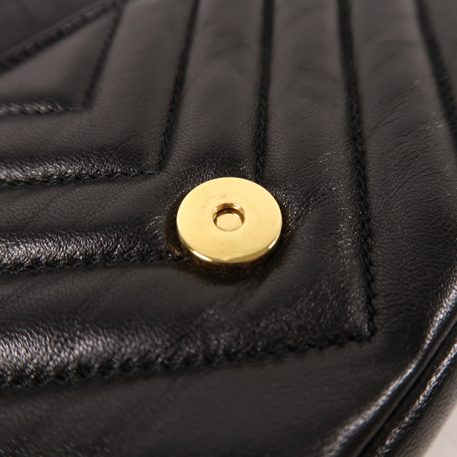 YVES SAINT LAURENT 羊皮皮革Chain Shoulder金扣鏈帶肩背袋