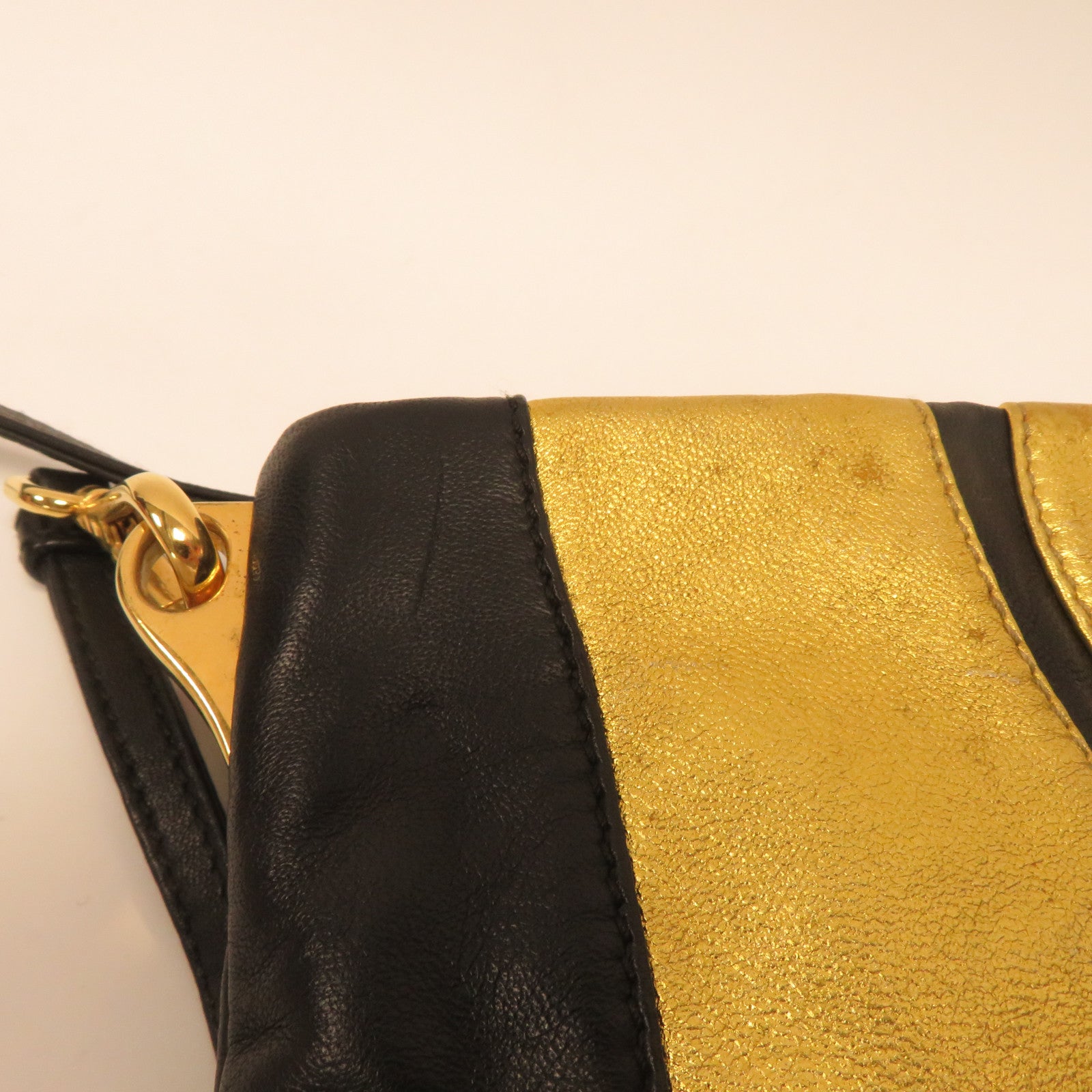 PRADA 【激減優惠】羊皮皮革Shoulder Bag金扣肩背袋黑色/金色