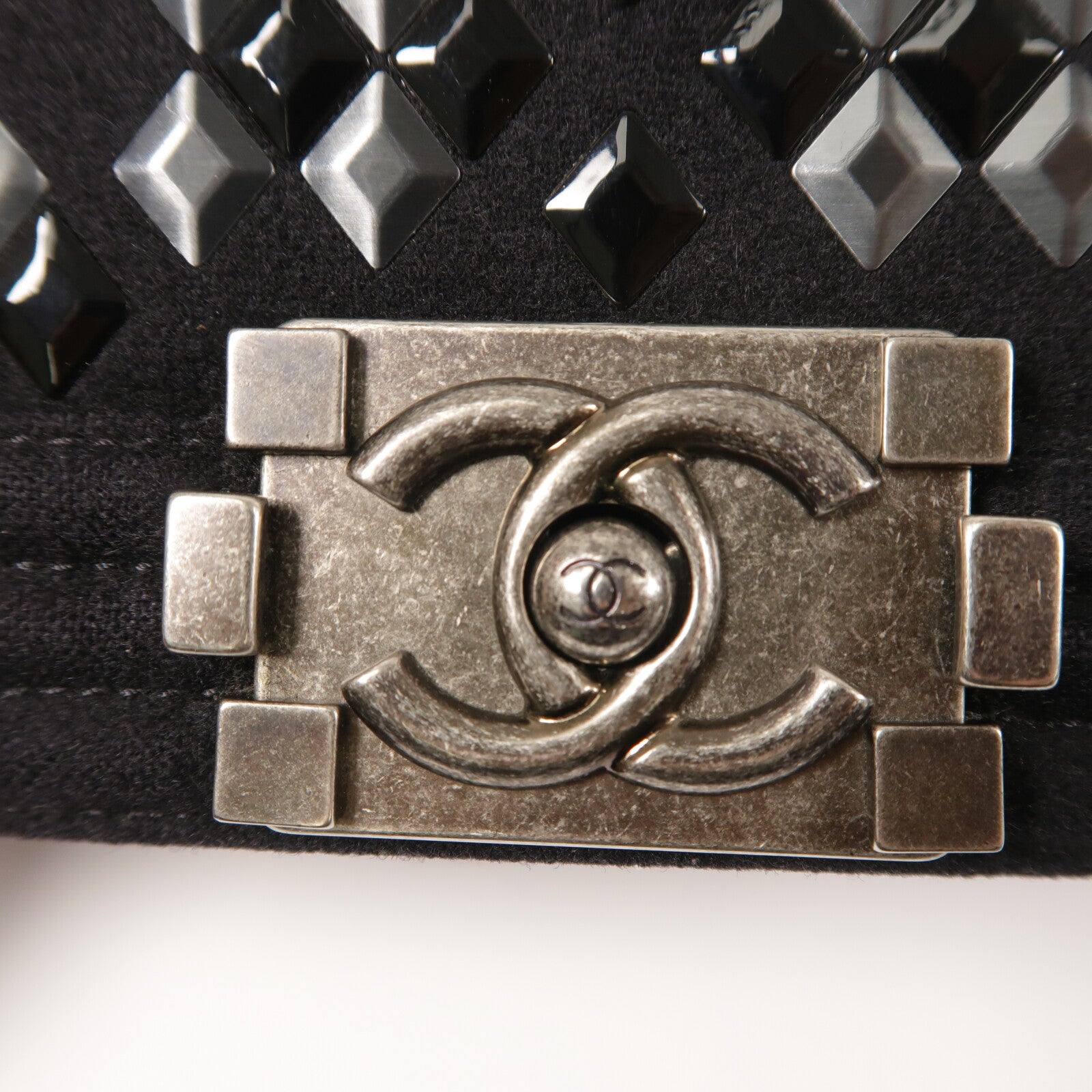 CHANEL 羊毛Mosaic Boy 20銀扣鏈帶肩背袋