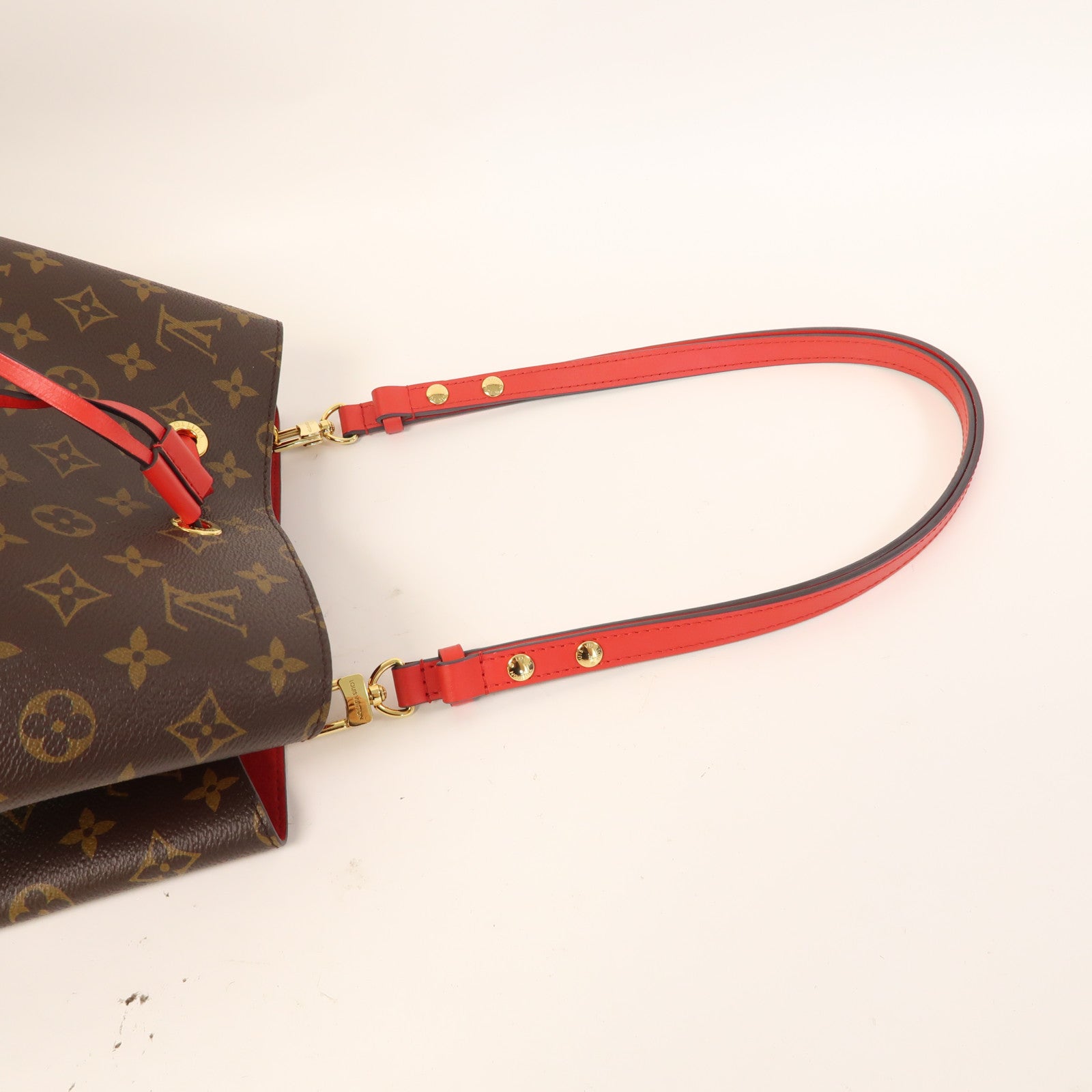 LOUIS VUITTON Monogram Neo Noe MM金扣肩背袋啡色/紅色