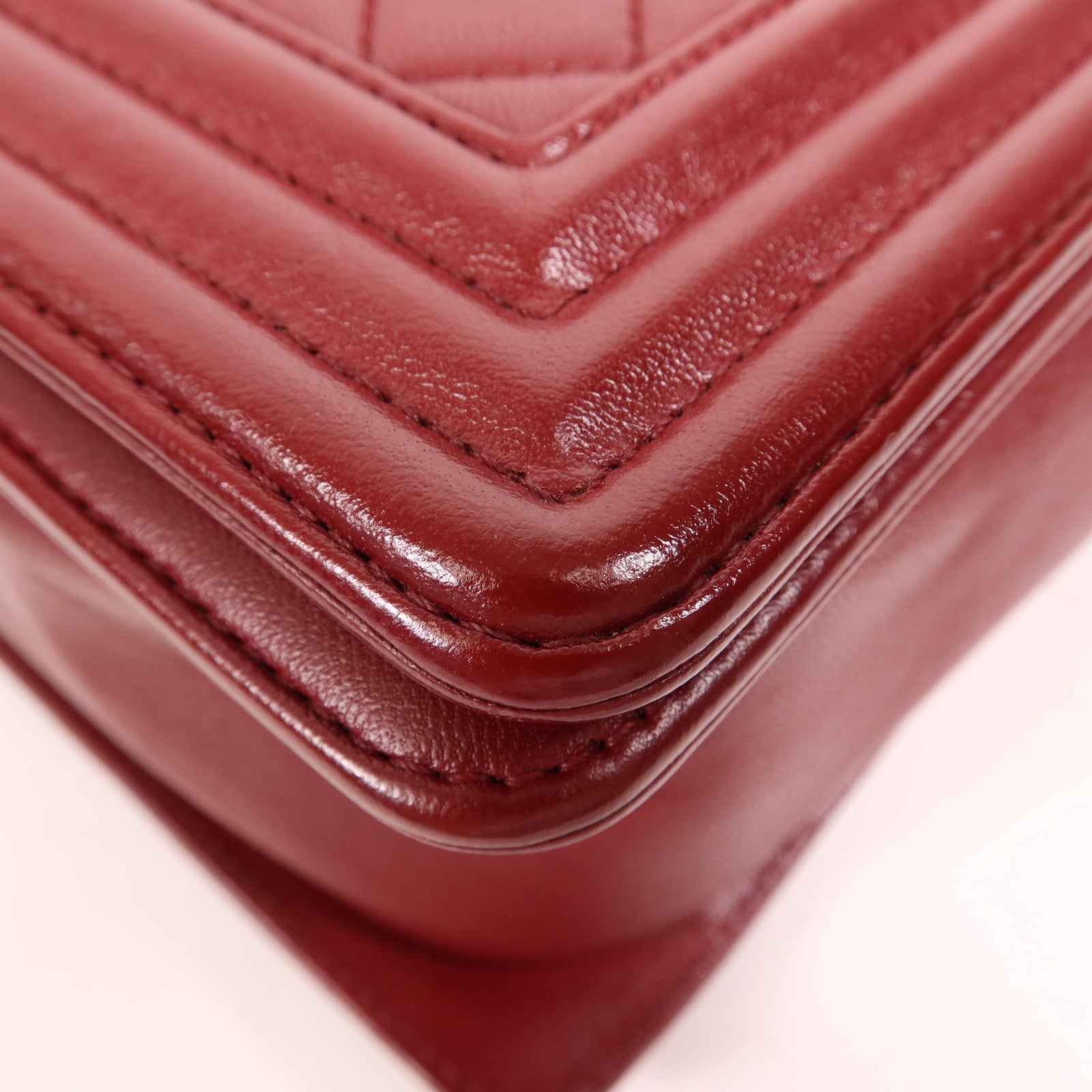 CHANEL 羊皮皮革Boy Chanel Medium金扣鏈帶肩背袋