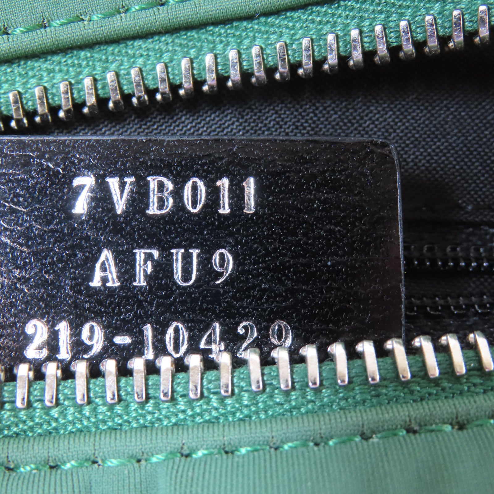 FENDI 尼龍Waist Bag銀扣腰包綠色