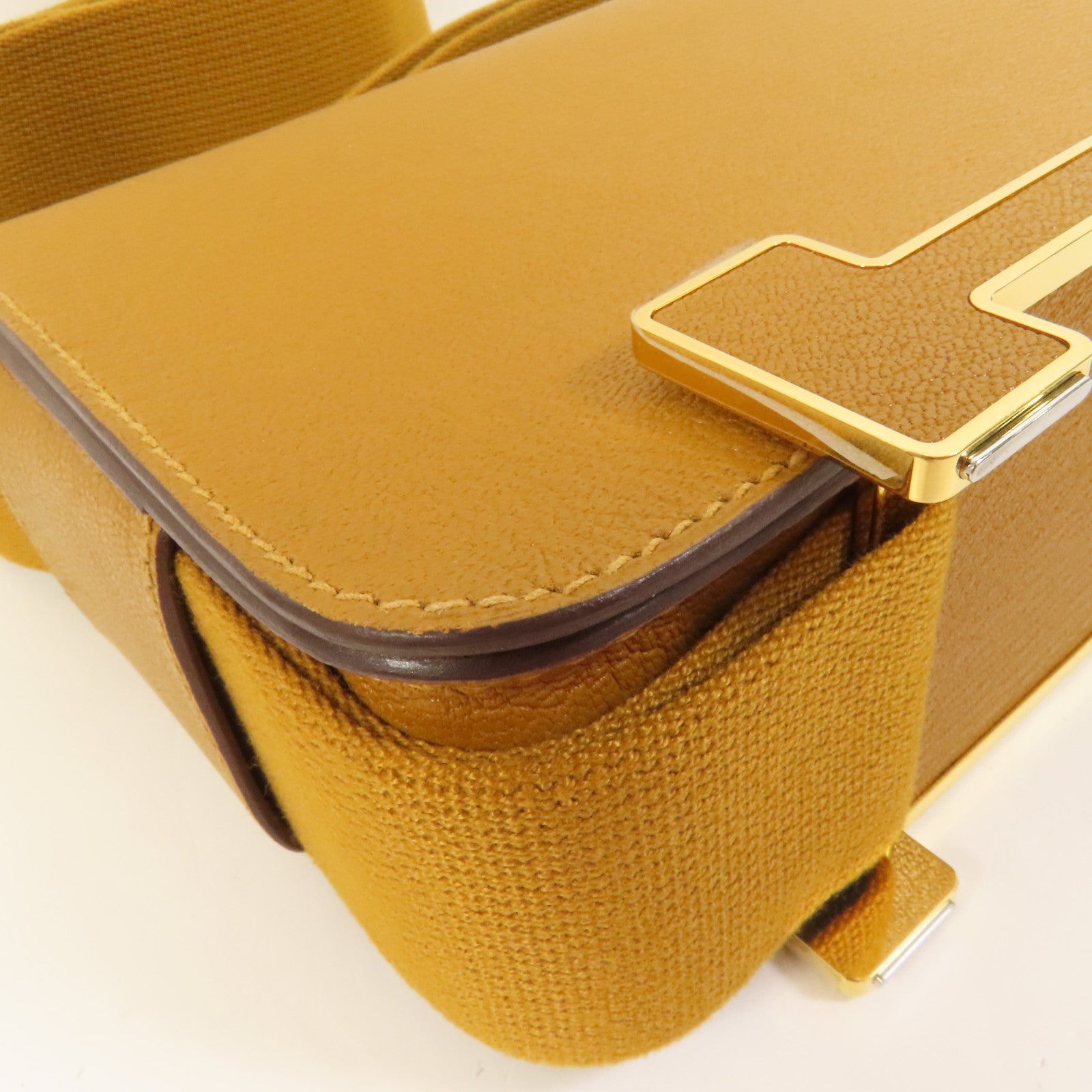 HERMES Chevre皮革Geta金扣肩背袋Caramel