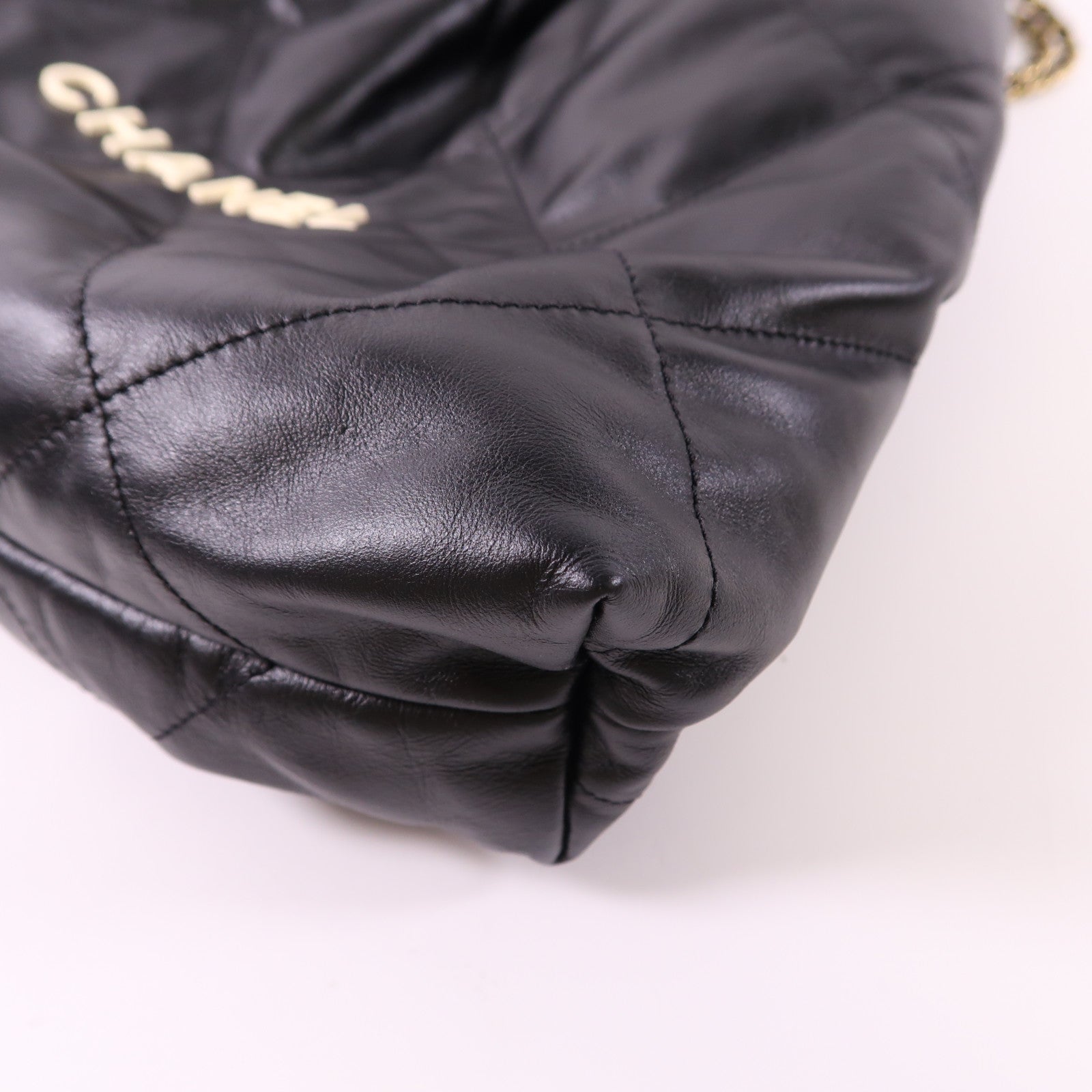 CHANEL 羊皮皮革C22 BackPack金扣鏈帶背包