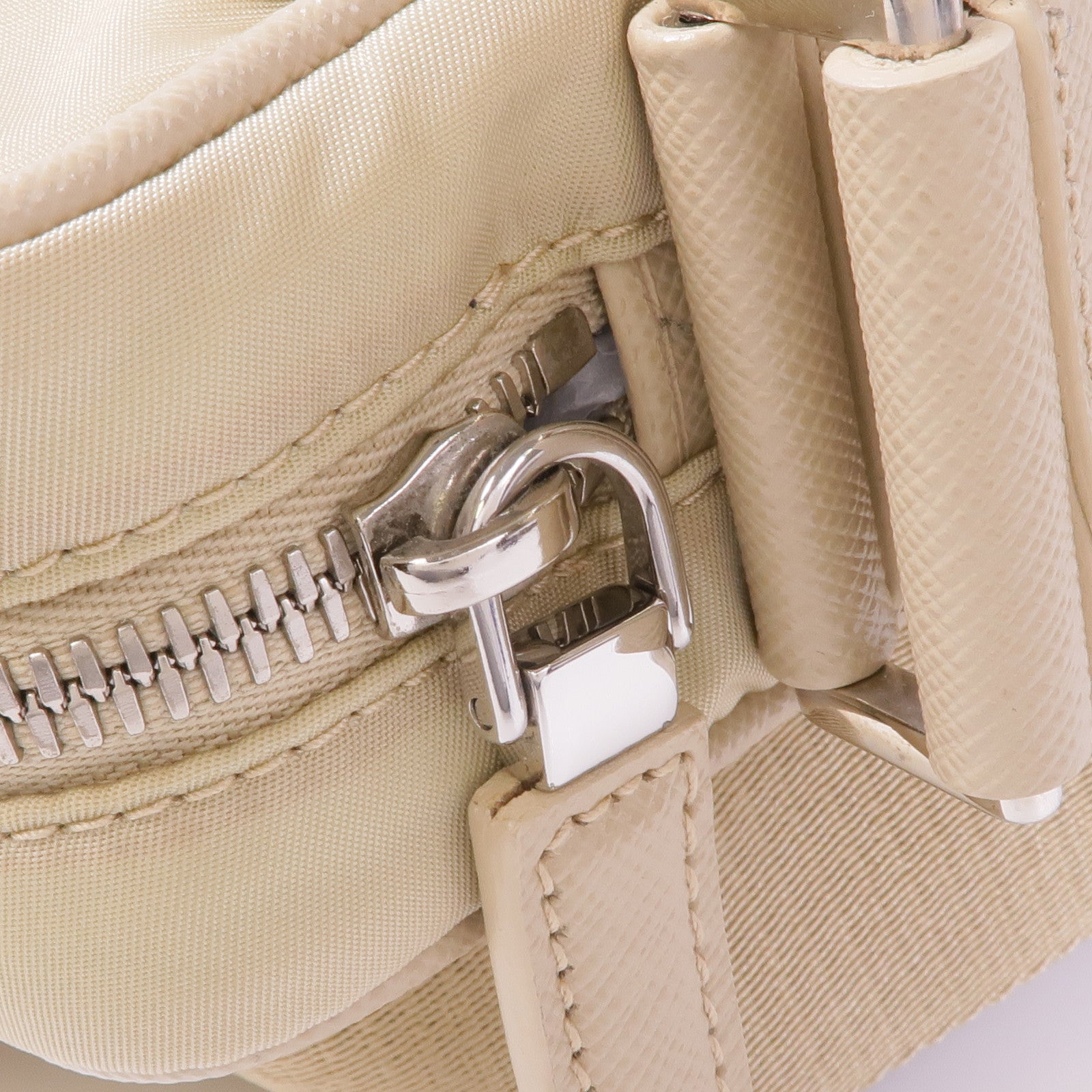 PRADA 尼龍Shoulder Bag銀扣肩背袋