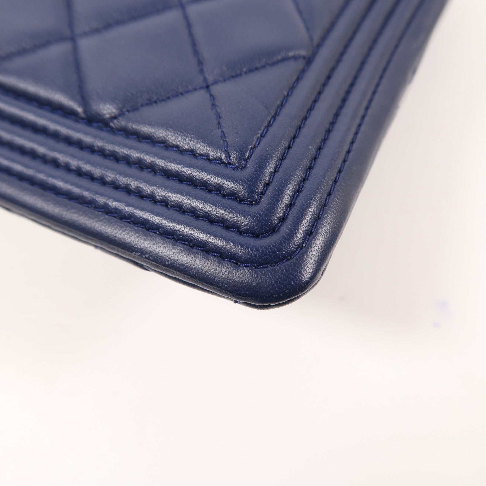 CHANEL 【激減優惠】皮革Boy Clutch銀扣手拿包