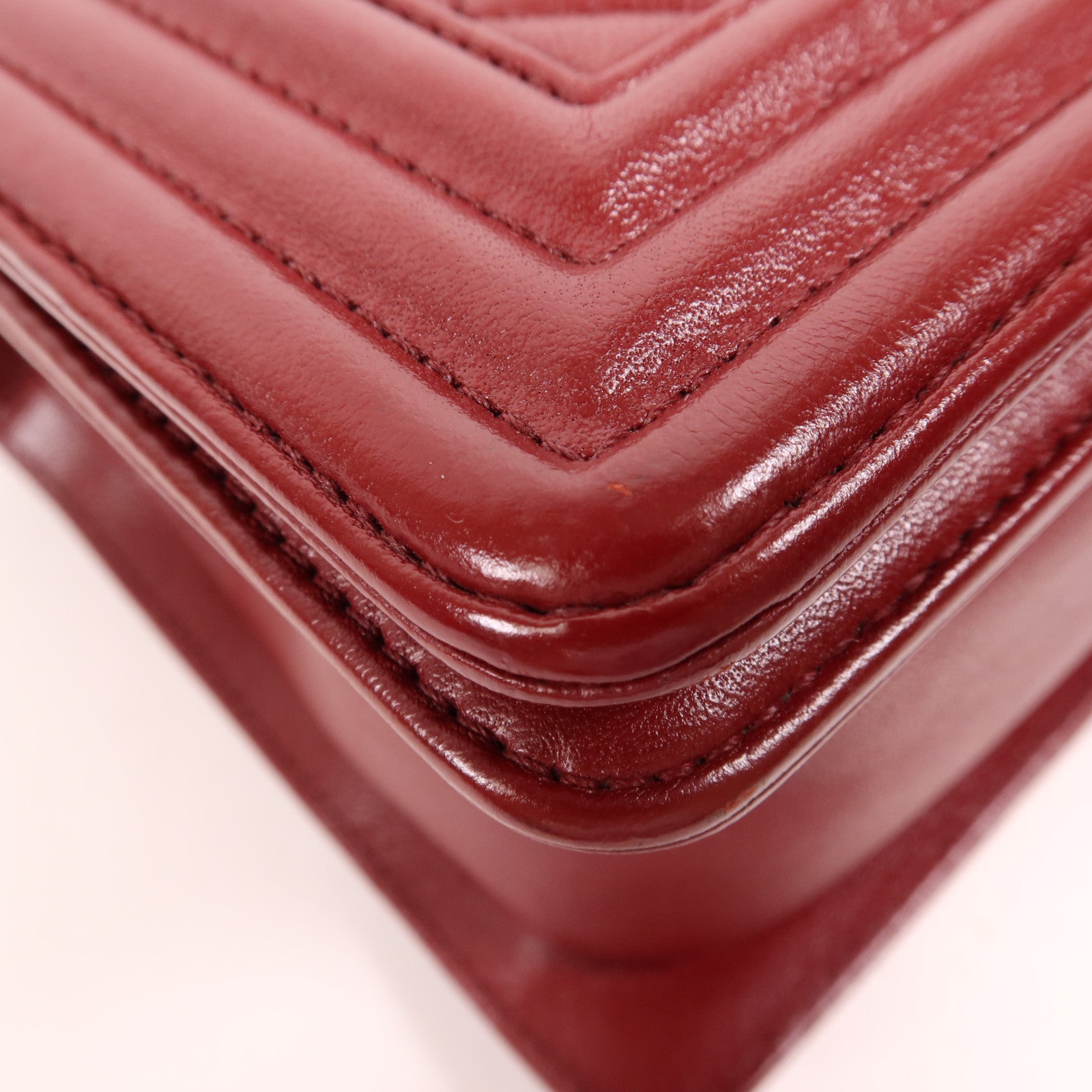 CHANEL 羊皮皮革Boy Chanel Medium金扣鏈帶肩背袋