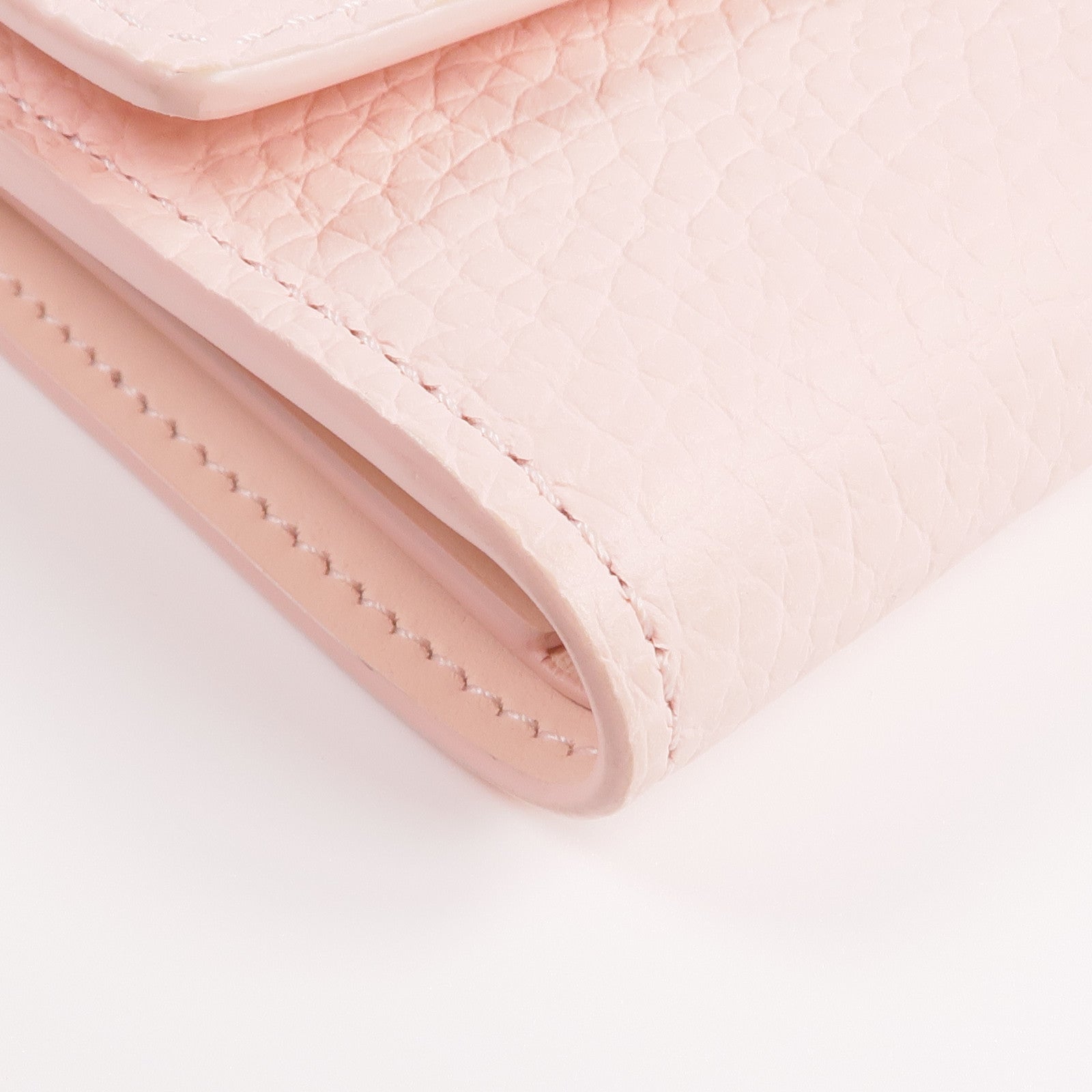 LOUIS VUITTON Taurillon皮革Capucines Compact Wallet金扣錢包