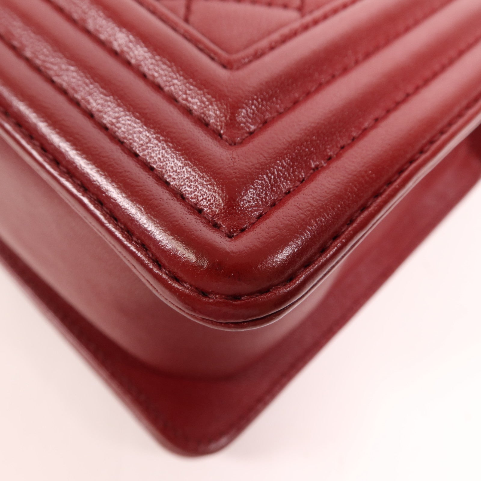 CHANEL 羊皮皮革Boy Chanel Medium金扣鏈帶肩背袋