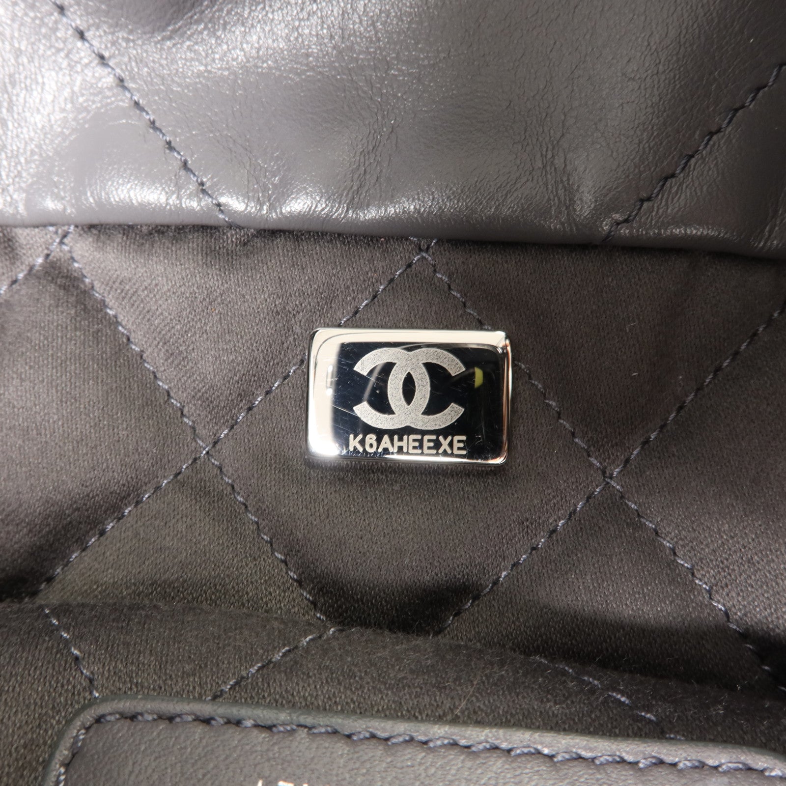 CHANEL 牛皮皮革Chanel 22 Small鏈帶肩背袋