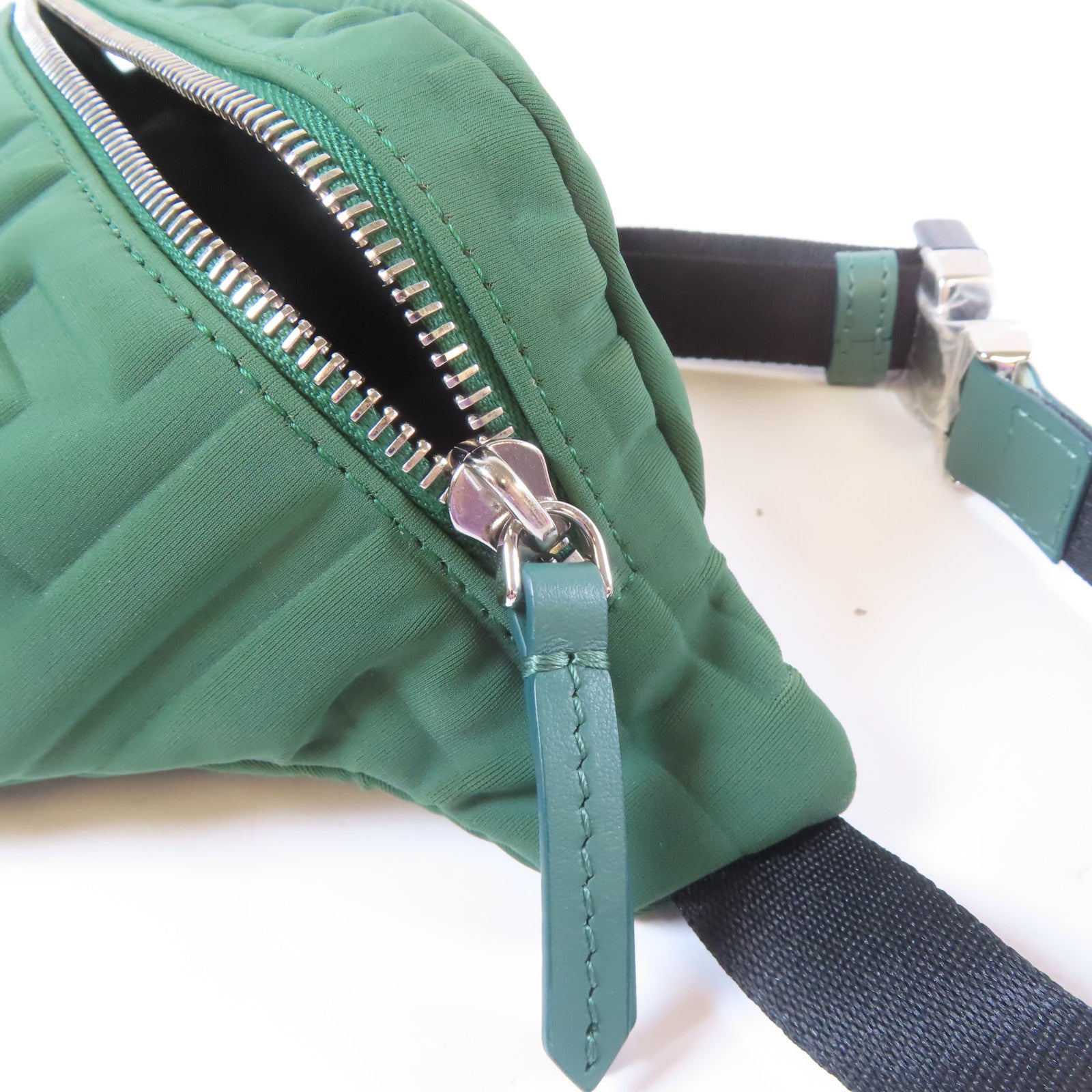 FENDI 尼龍Waist Bag銀扣腰包綠色