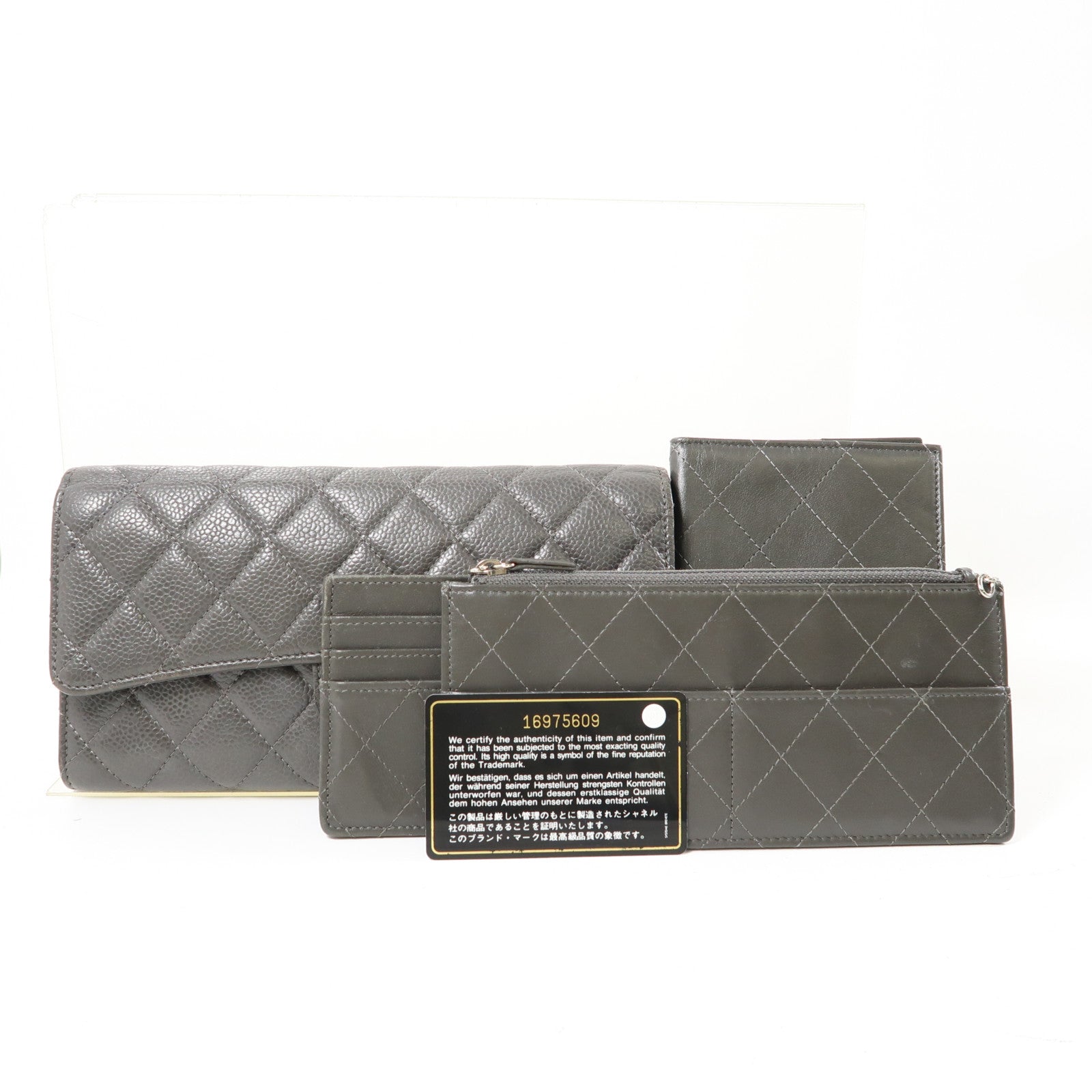 CHANEL 牛皮皮革Long Wallet銀扣長錢包灰色