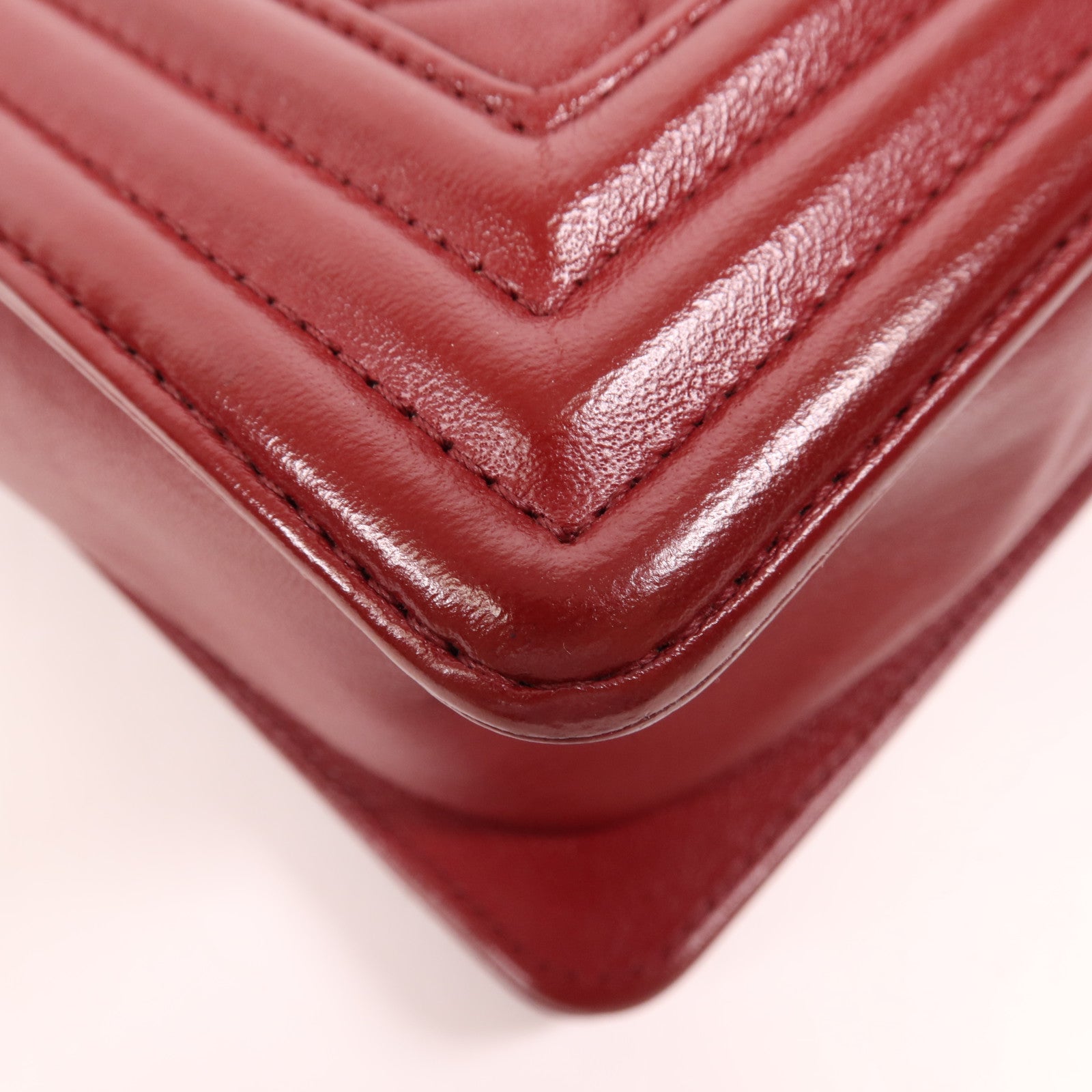 CHANEL 羊皮皮革Boy Chanel Medium金扣鏈帶肩背袋