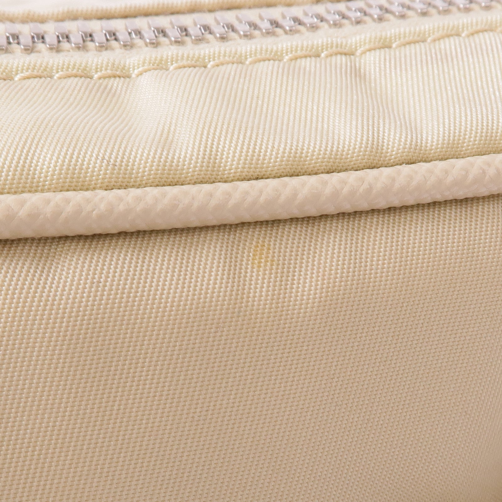 PRADA 尼龍Shoulder Bag銀扣肩背袋