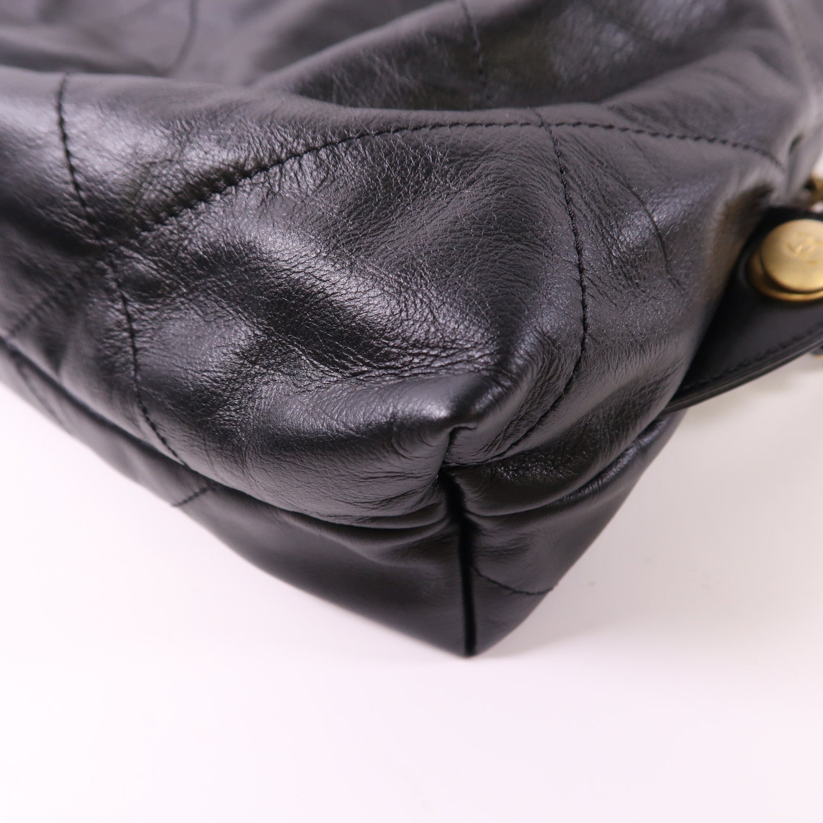 CHANEL 羊皮皮革C22 BackPack金扣鏈帶背包