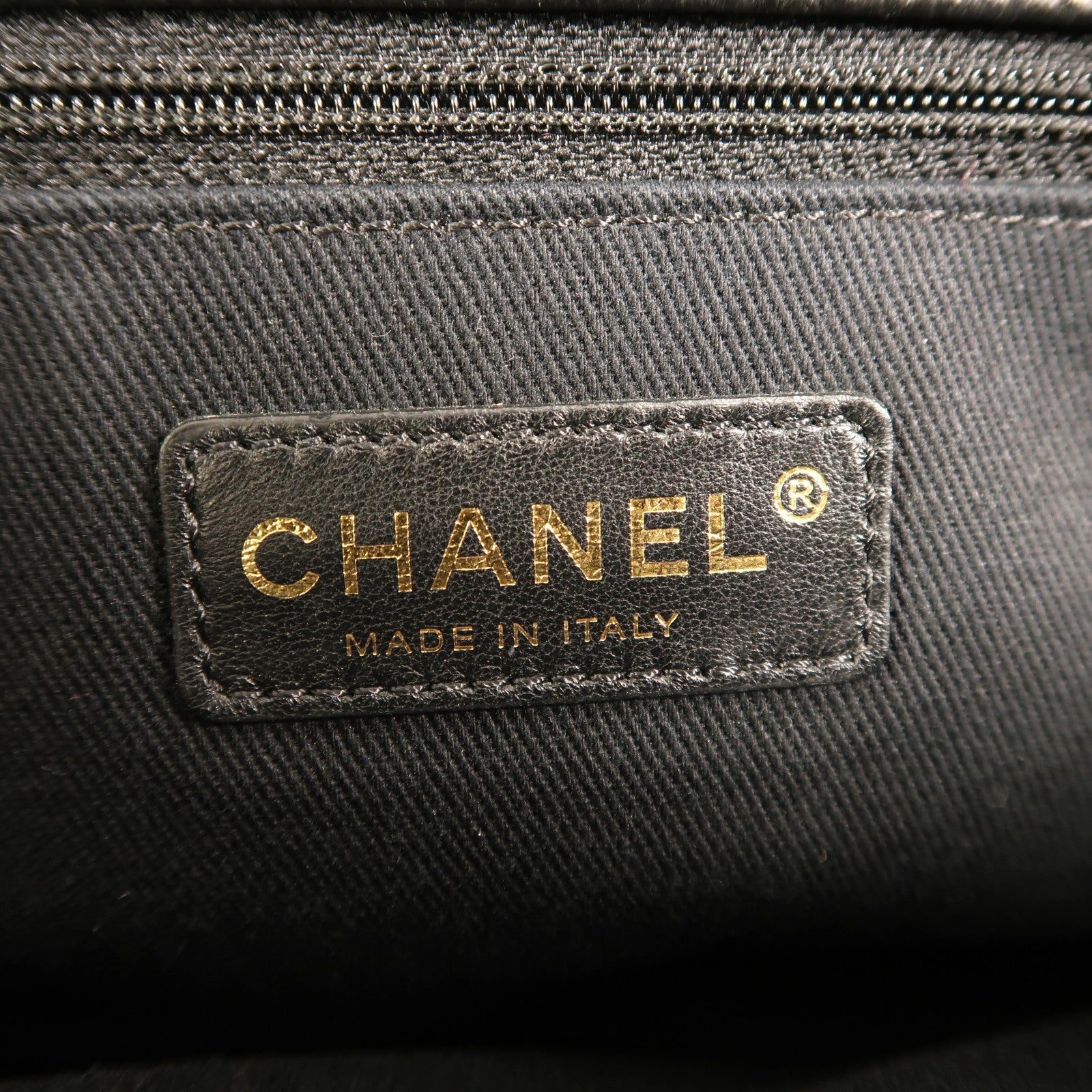 CHANEL 牛皮皮革Chain Shoulder金扣鏈帶肩背袋