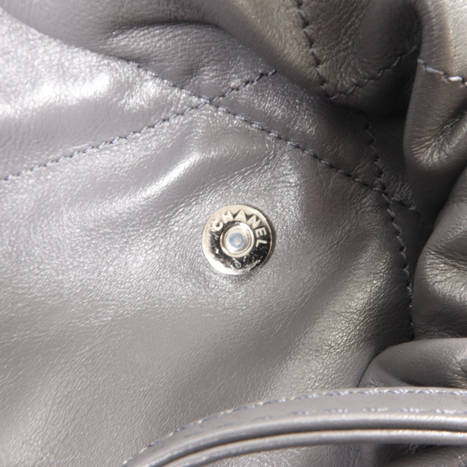 CHANEL 牛皮皮革Chanel 22 Small鏈帶肩背袋