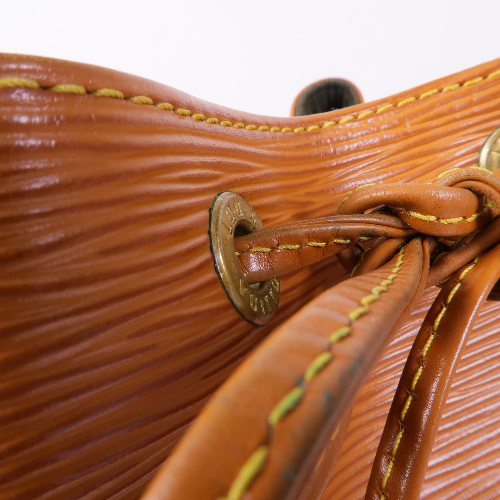 LOUIS VUITTON Epi Noe金扣肩背袋