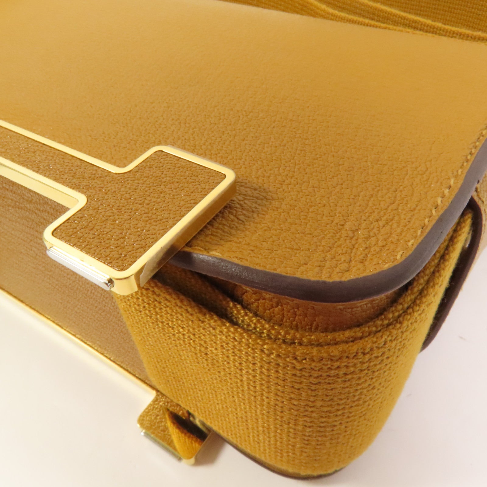 HERMES Chevre皮革Geta金扣肩背袋Caramel