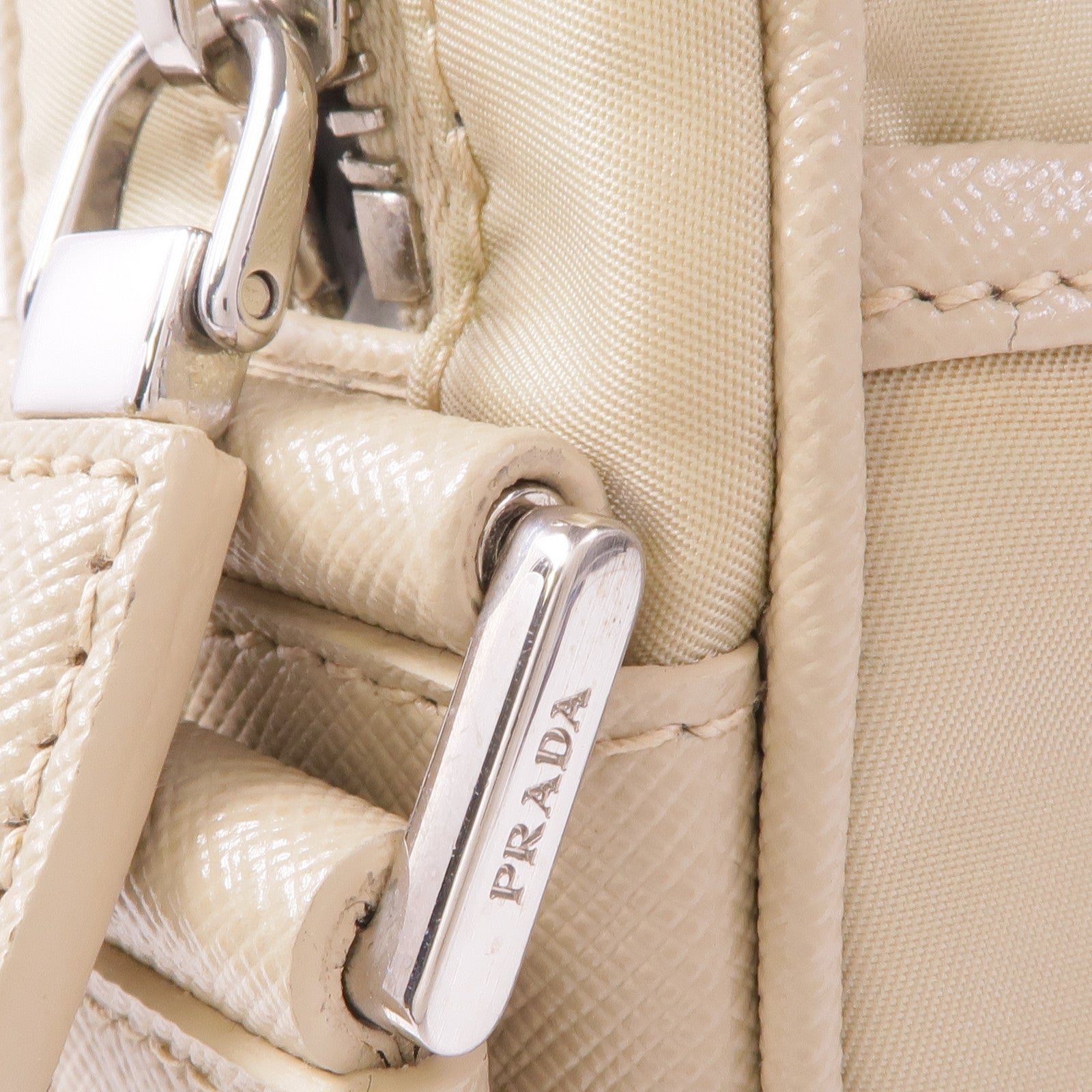 PRADA 尼龍Shoulder Bag銀扣肩背袋