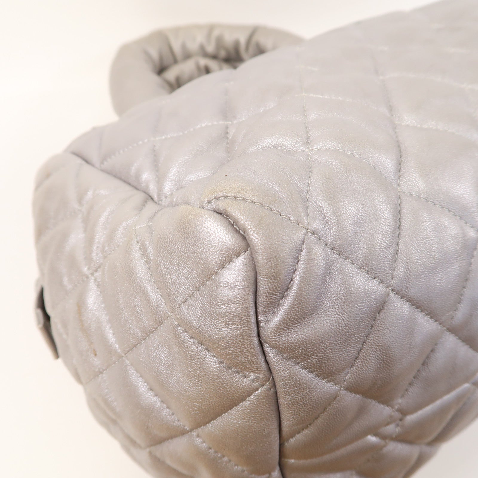 CHANEL 【激減優惠】菱格羊皮皮革Coco Cocoon銀扣手挽袋銀色