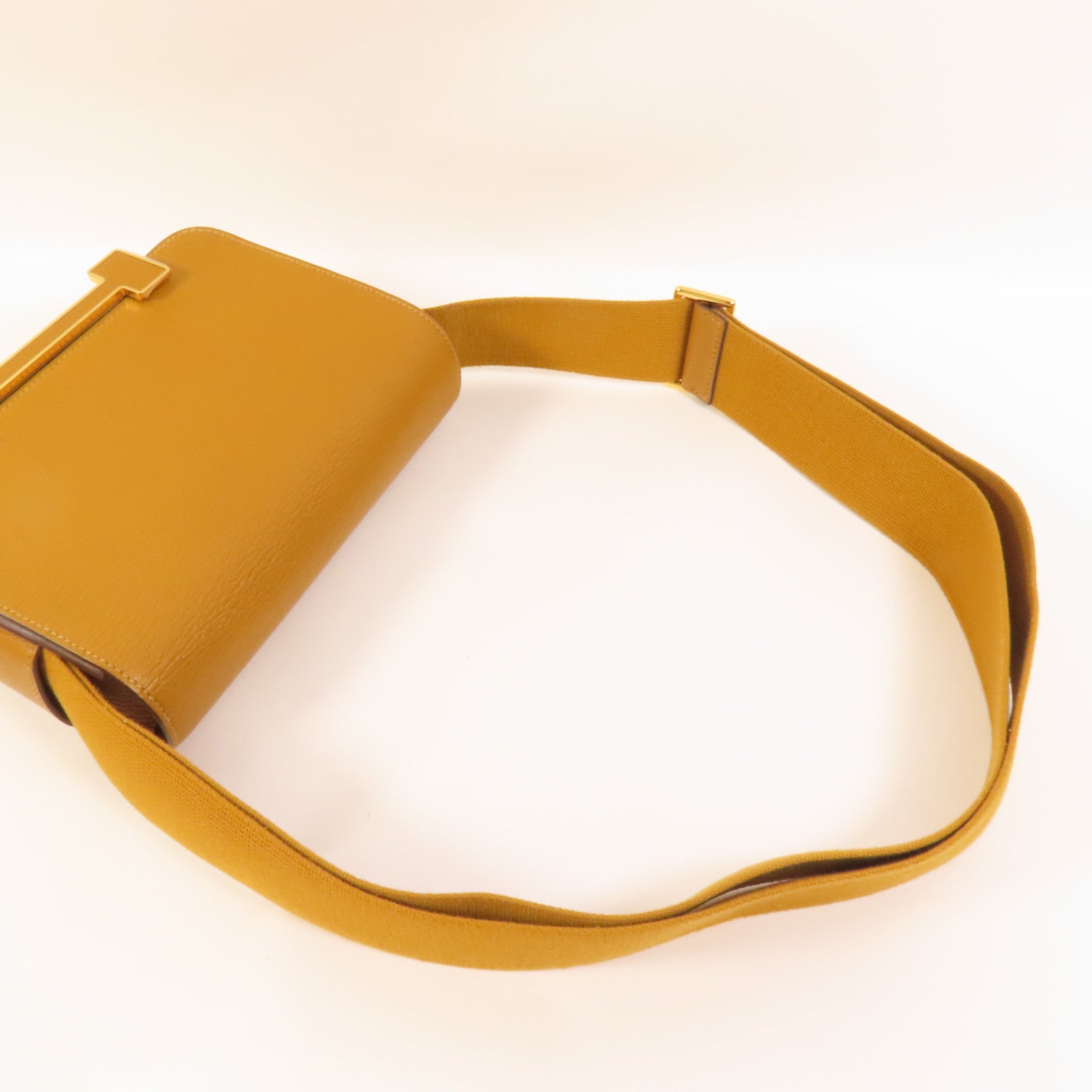 HERMES Chevre皮革Geta金扣肩背袋Caramel