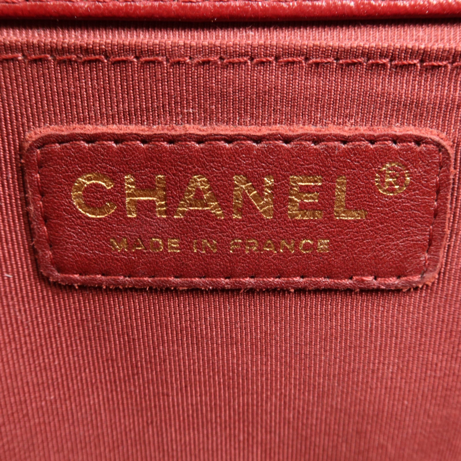 CHANEL 羊皮皮革Boy Chanel Medium金扣鏈帶肩背袋