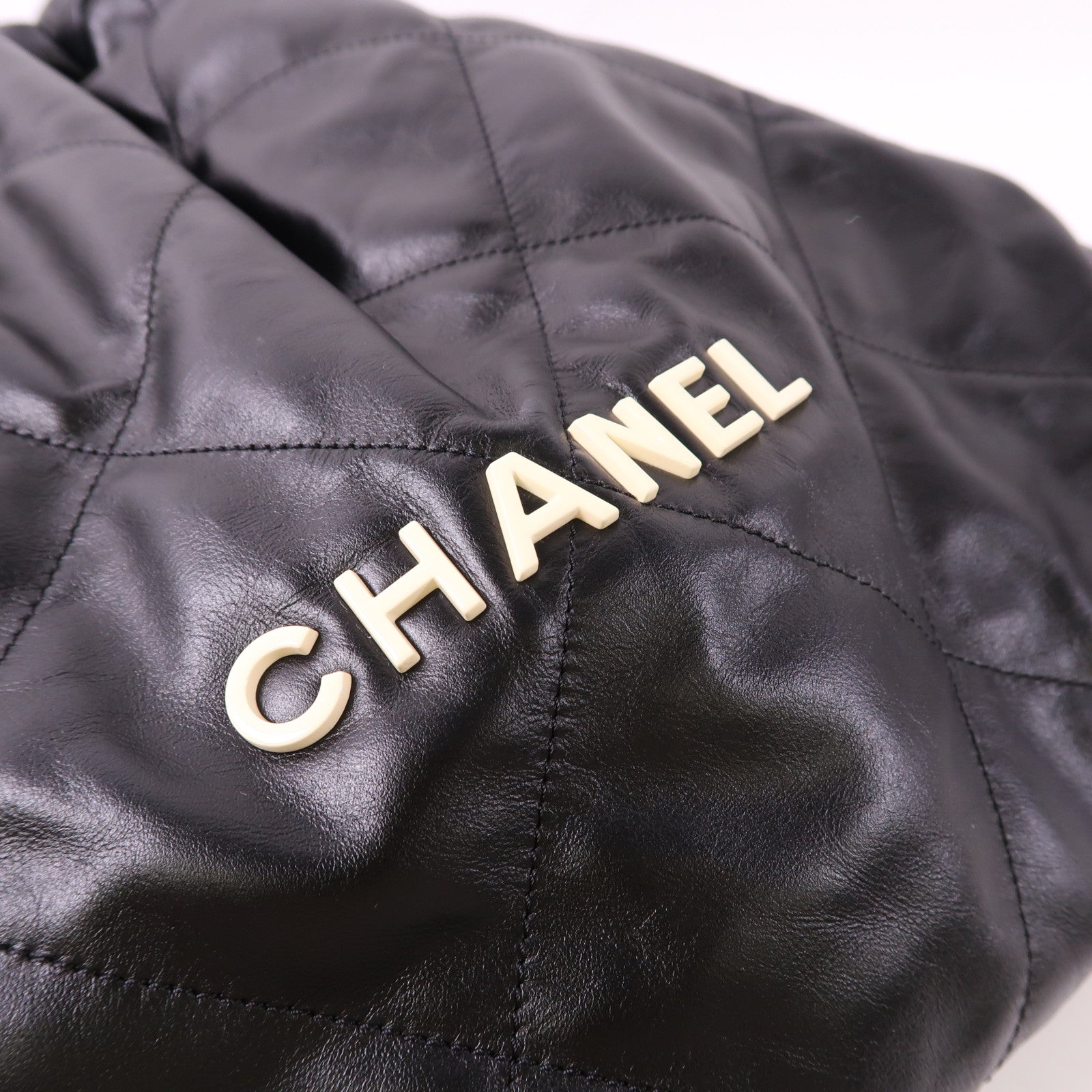 CHANEL 羊皮皮革C22 BackPack金扣鏈帶背包