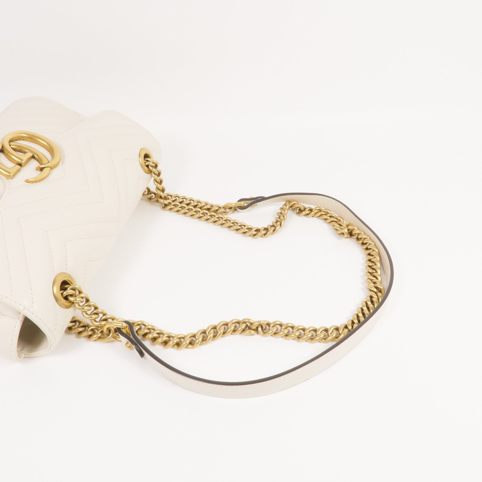 GUCCI 羊皮皮革GG Marmont金扣鏈帶肩背袋