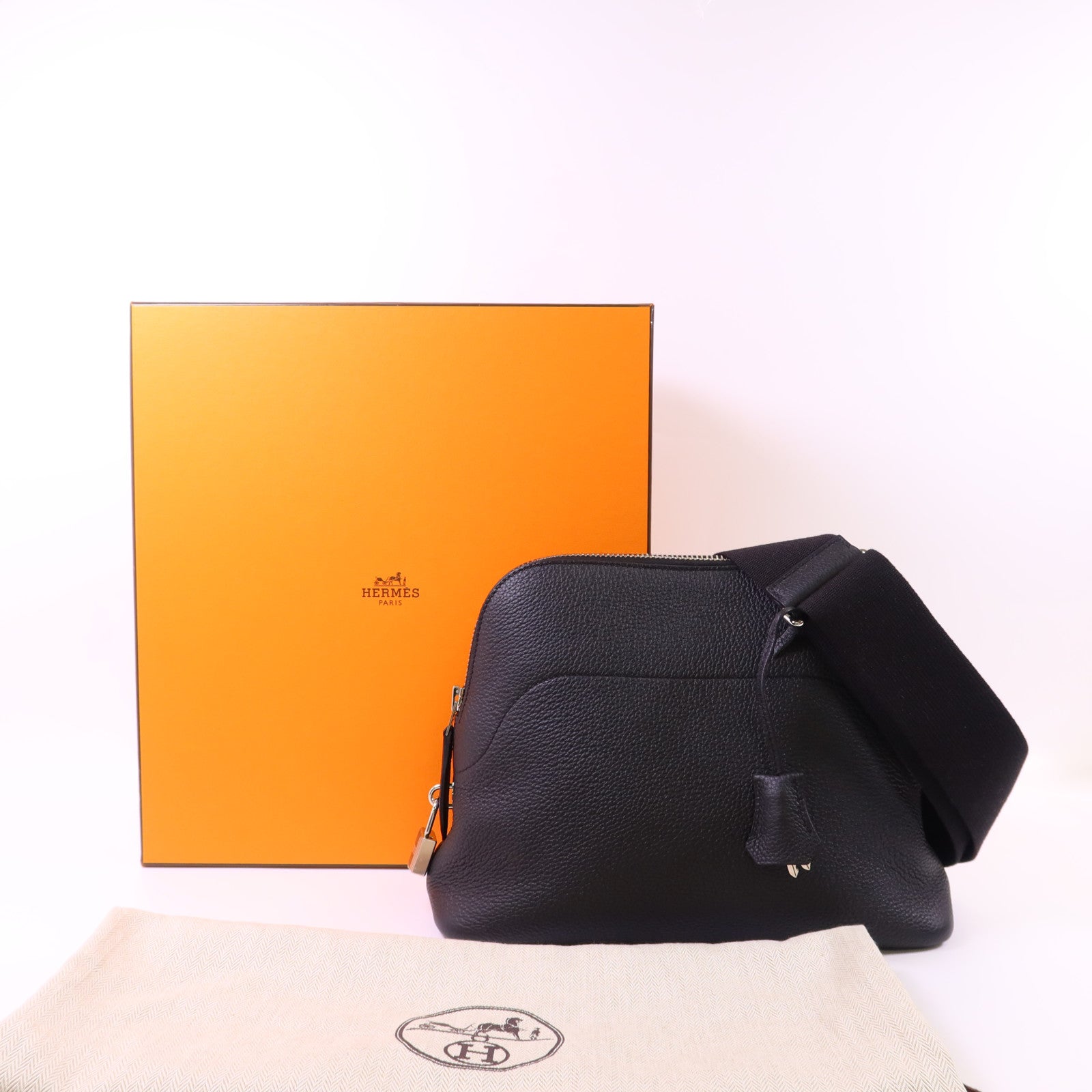 HERMES 【激減優惠】Togo皮革Bolide Messenger銀扣肩背袋Noir