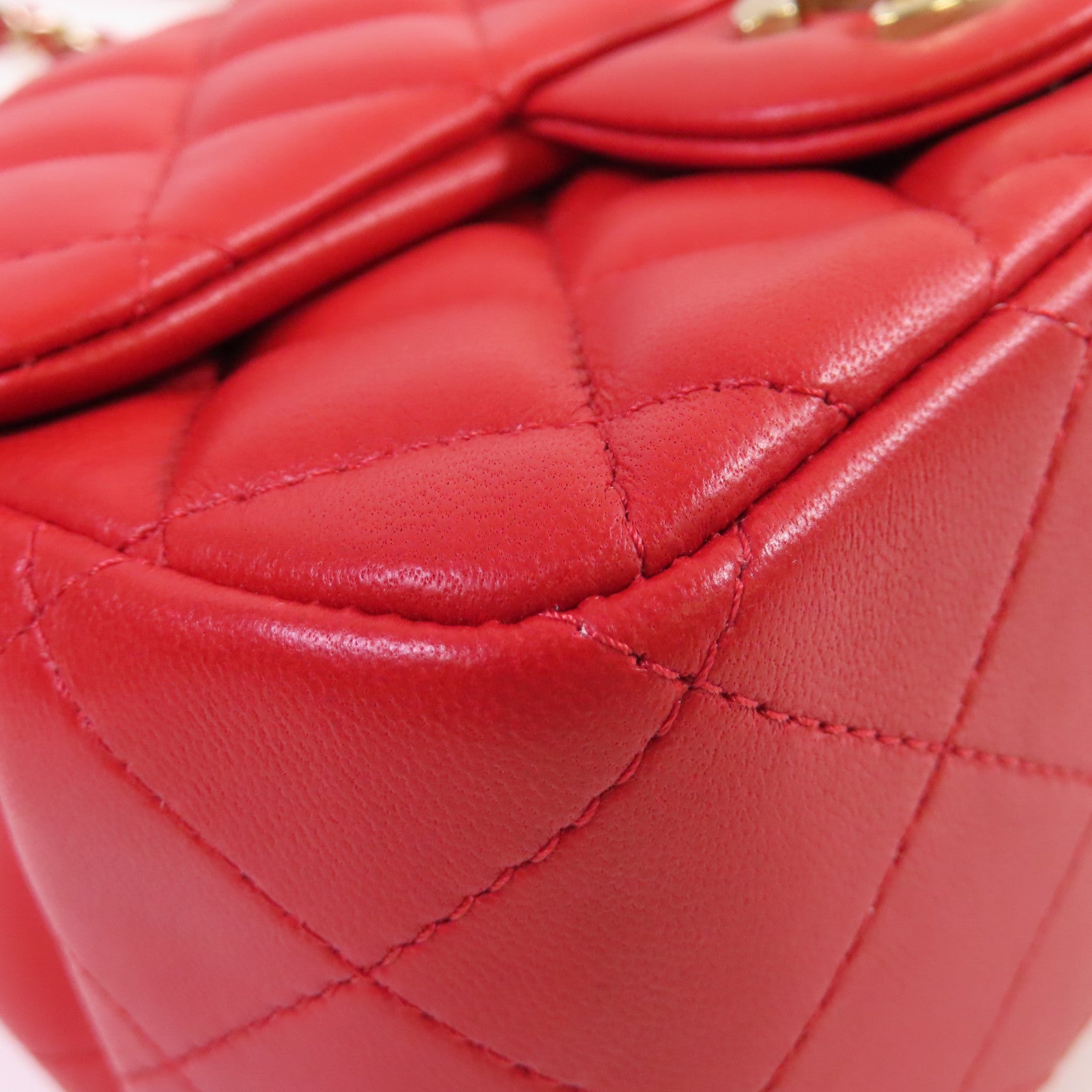 CHANEL 菱格羊皮皮革Classic Mini Square Chain Shoulder Bag金扣鏈帶肩背袋紅色
