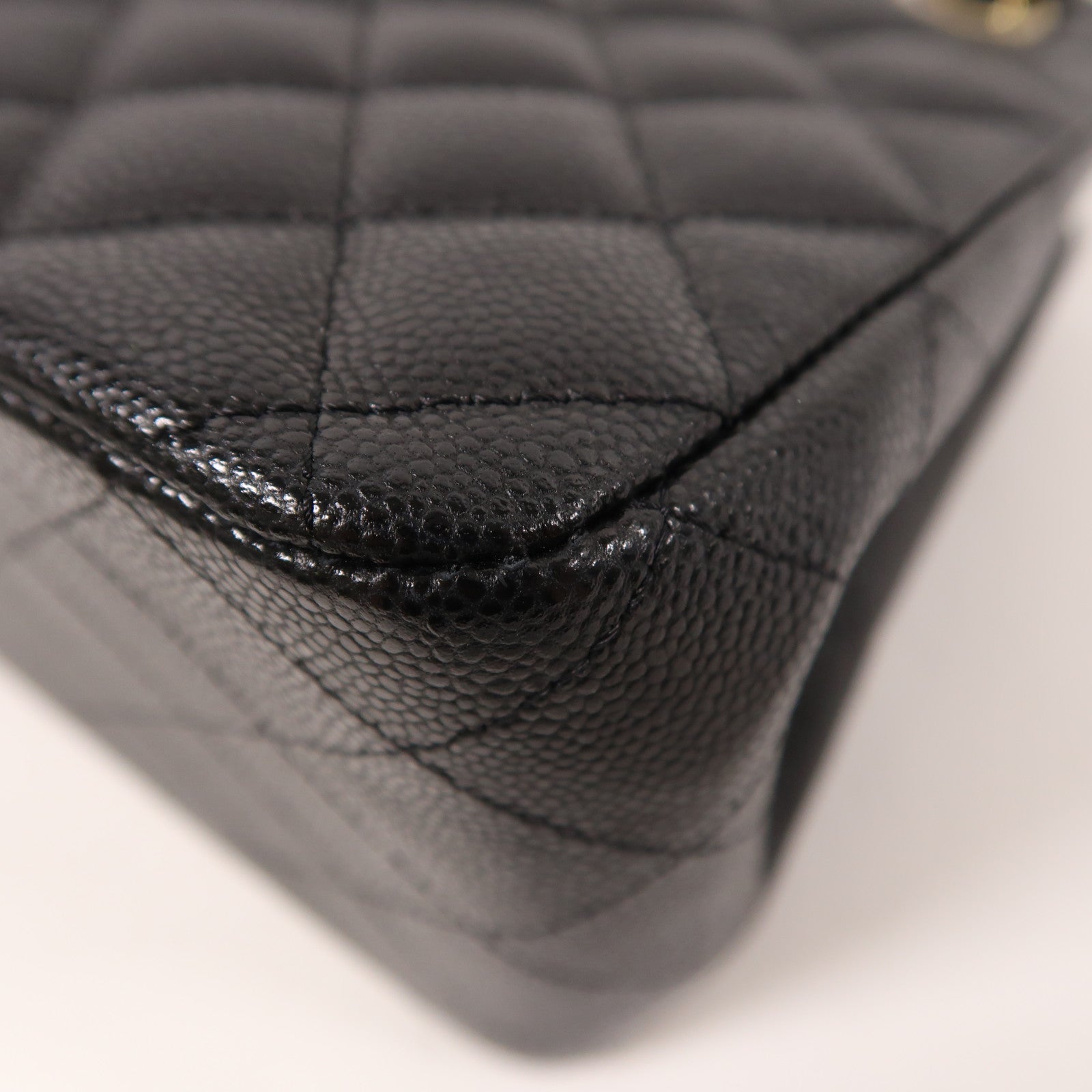 CHANEL 牛皮皮革Bucket Bag金扣鏈帶肩背袋