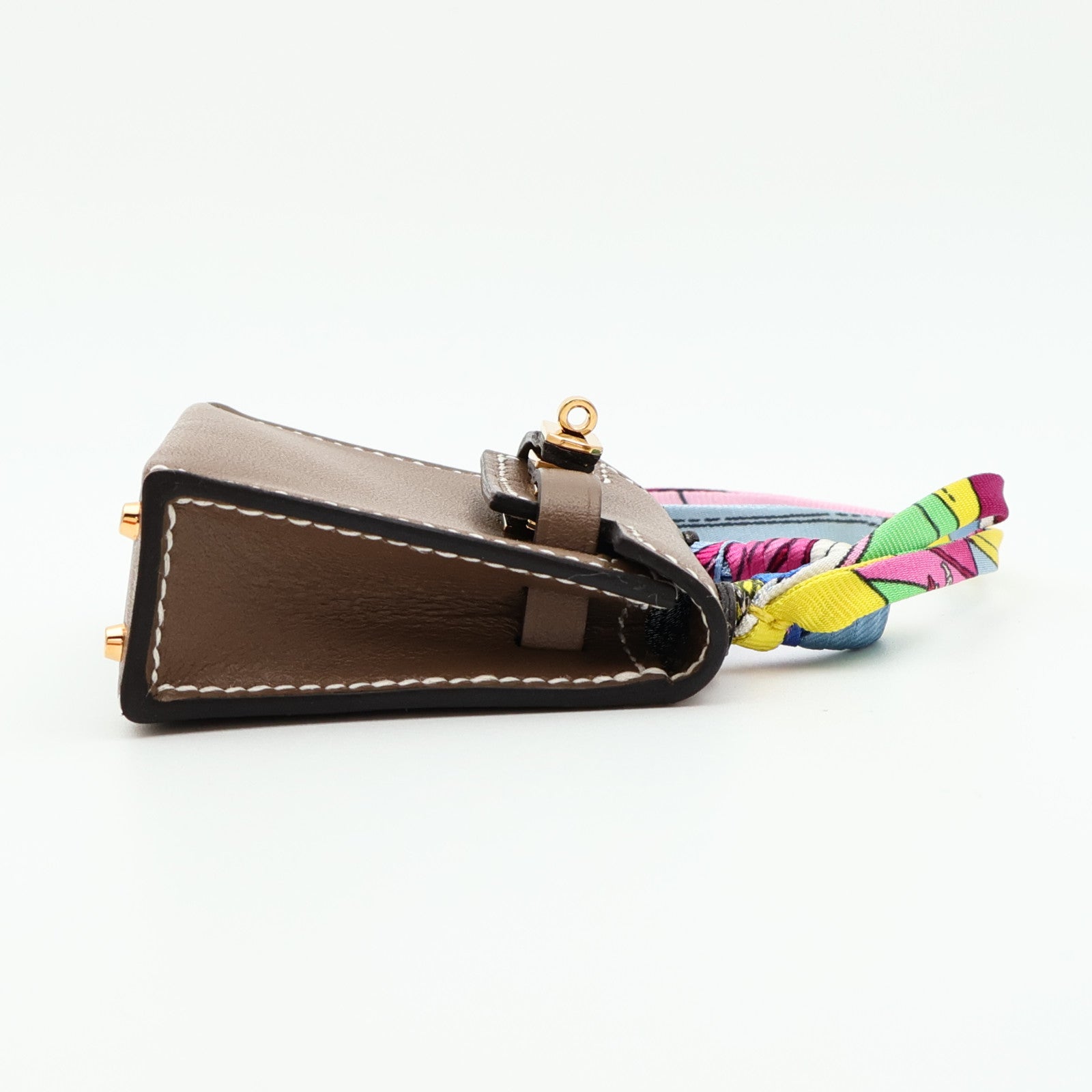 HERMES Tadelakt皮革Kelly Twilly Bag Charm金扣掛飾Etoupe