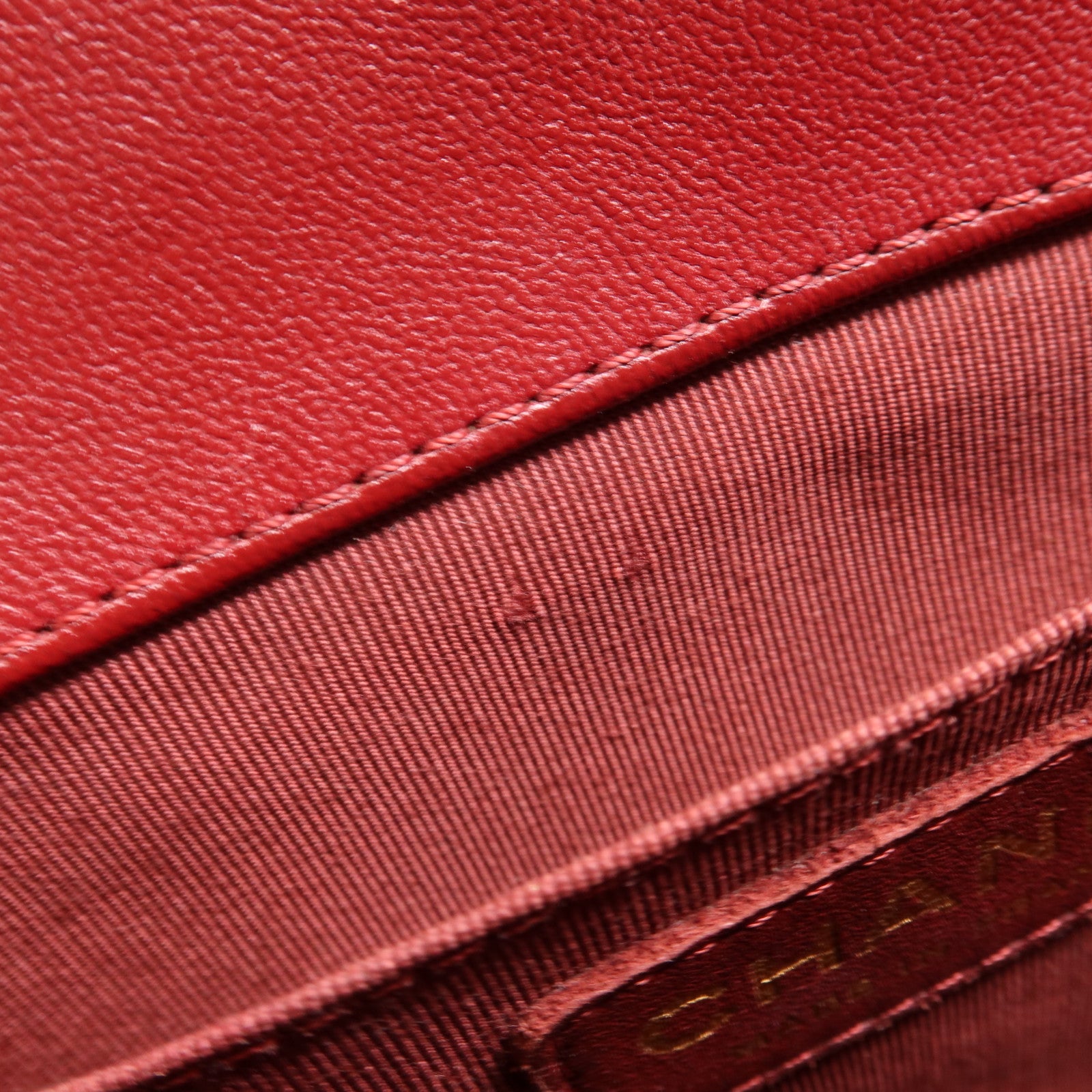 CHANEL 羊皮皮革Boy Chanel Medium金扣鏈帶肩背袋