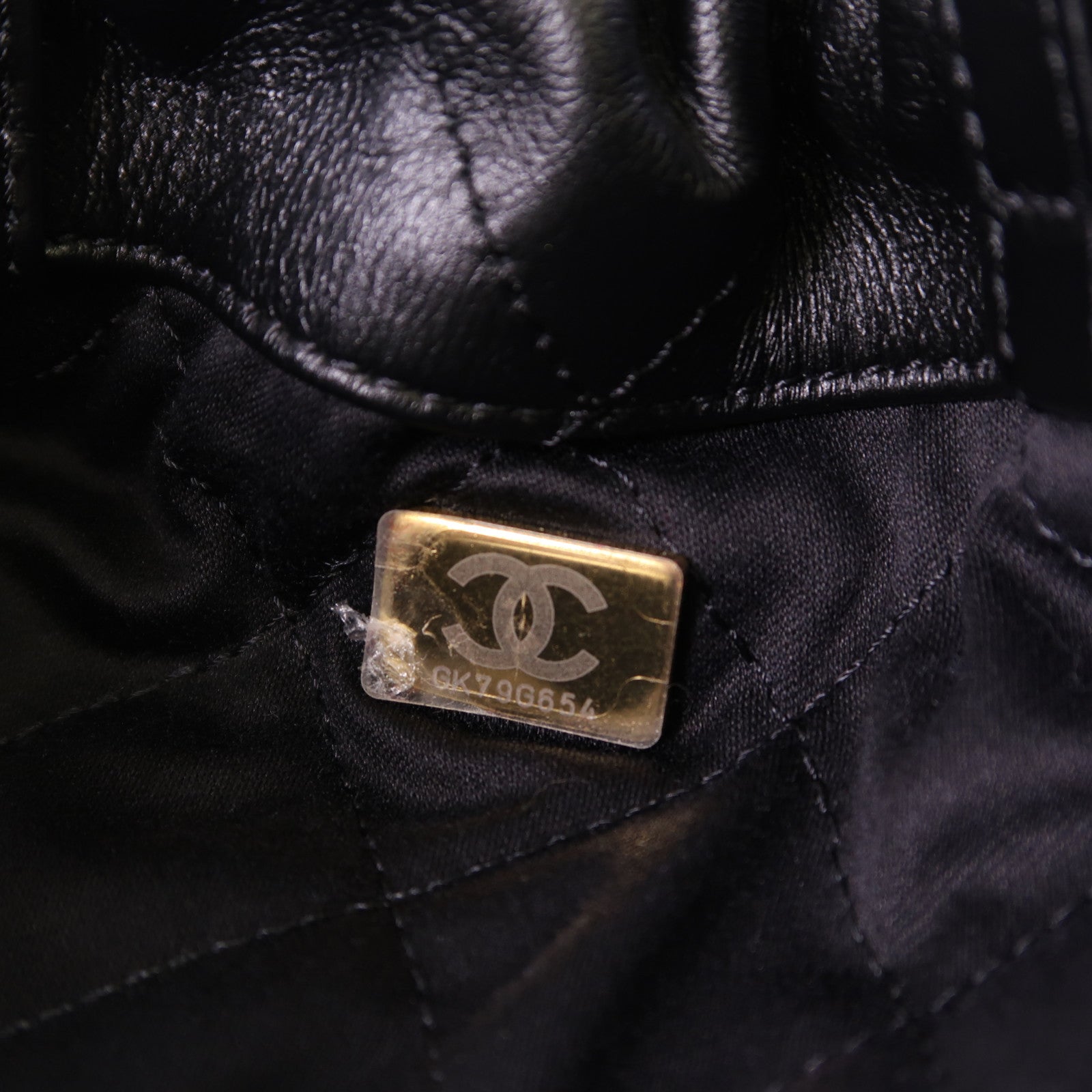 CHANEL 羊皮皮革C22 BackPack金扣鏈帶背包