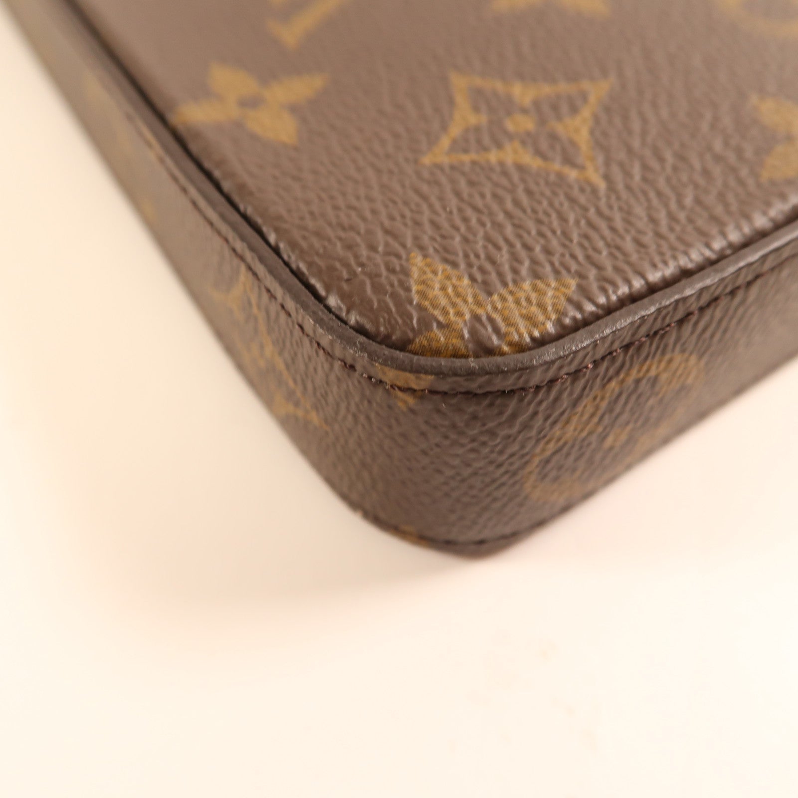 LOUIS VUITTON Monogram Pochette Felicie金扣鏈帶肩背袋