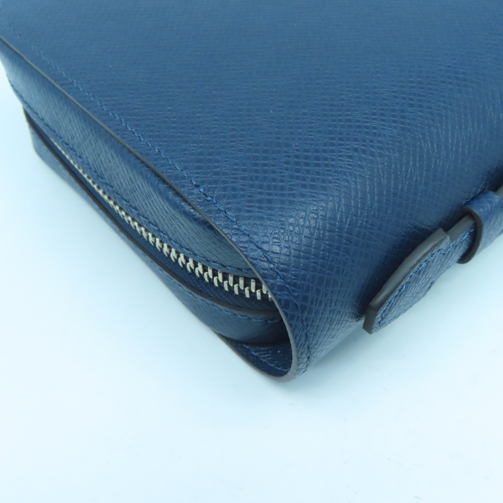 LOUIS VUITTON 【激減優惠】Taiga皮革Zippy XL銀扣手挽袋藍色